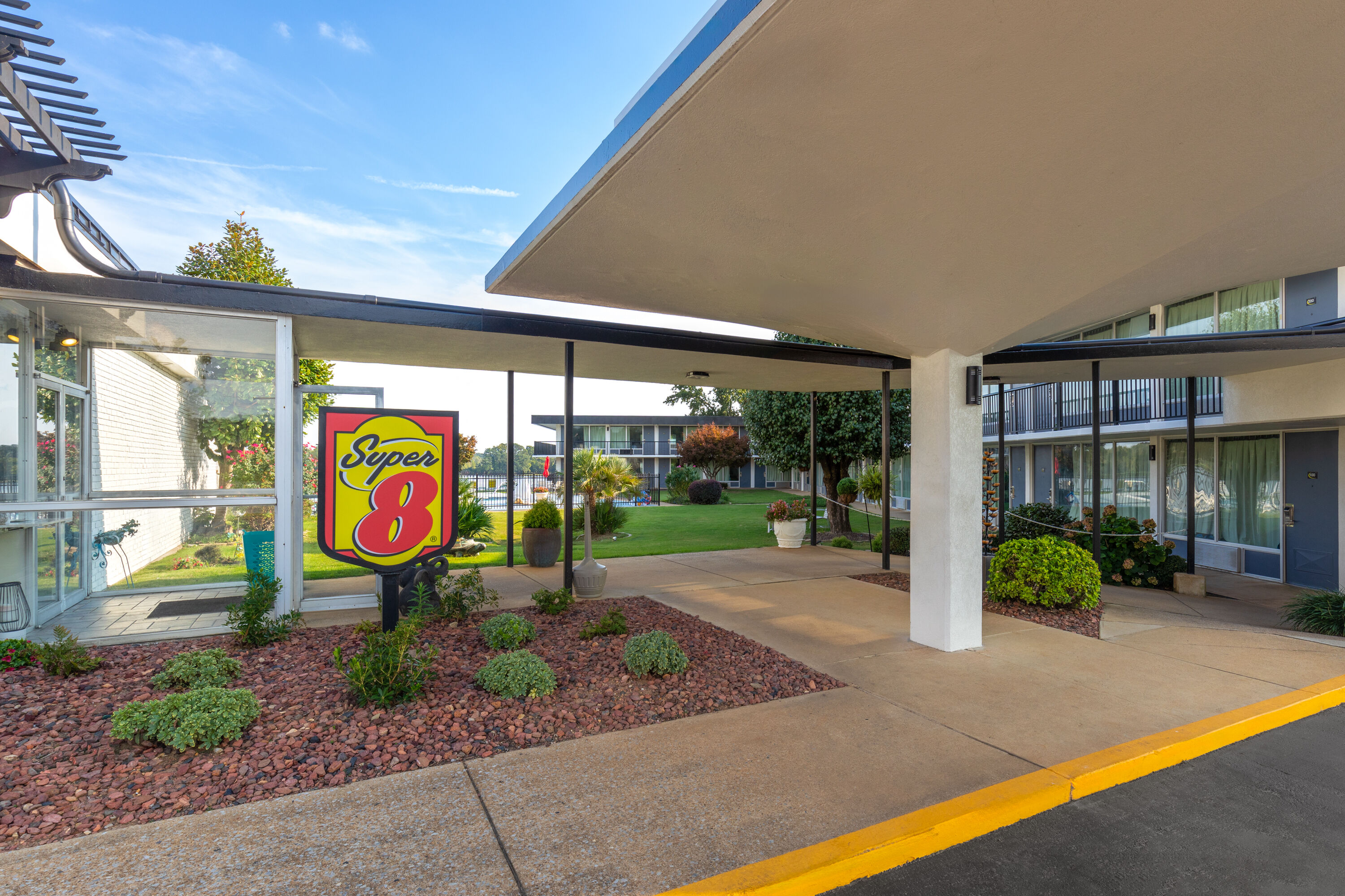 Exterior of Super 8 by Wyndham Riverside AL hotel in Riverside, Alabama