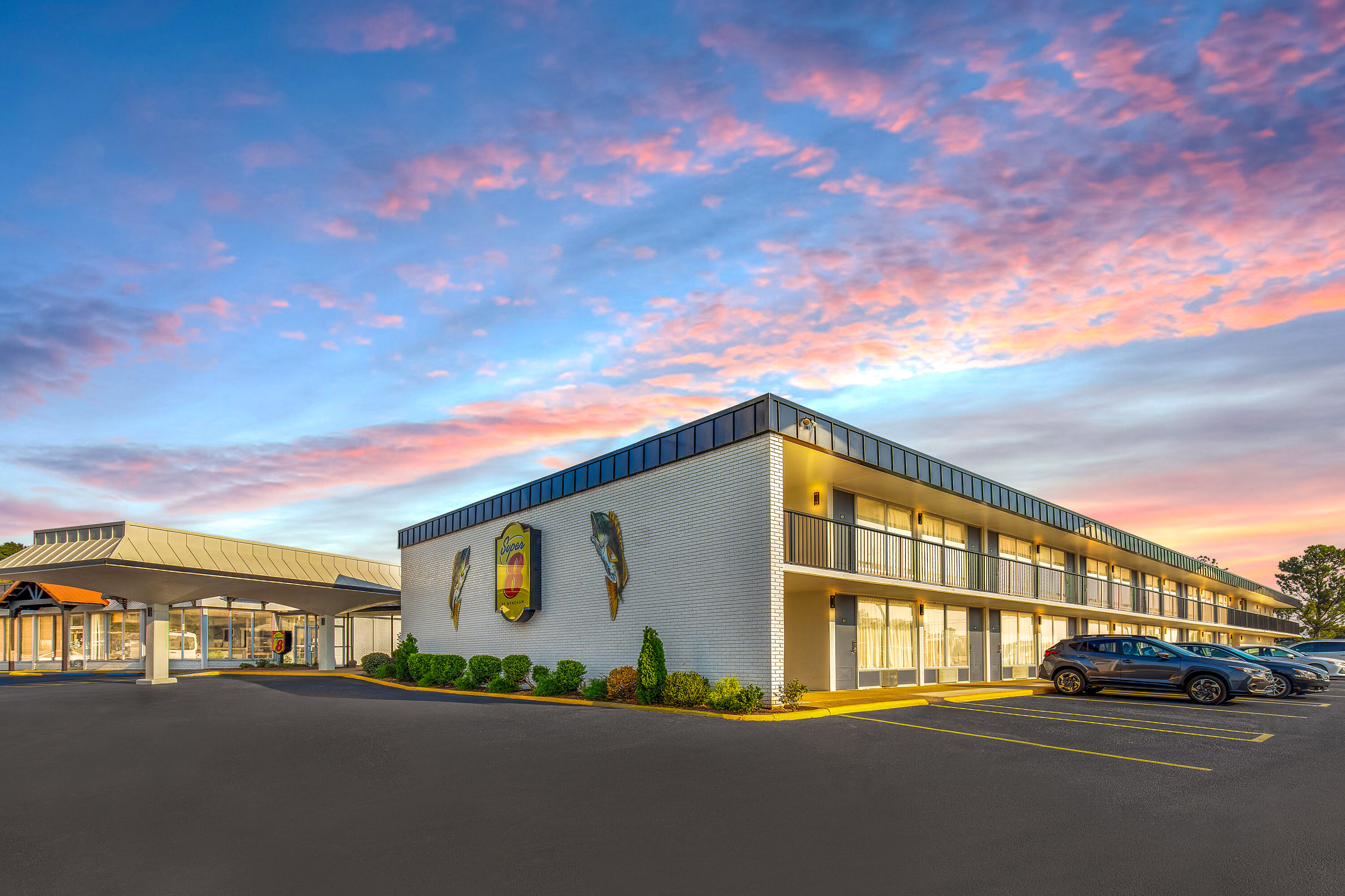 Exterior of Super 8 by Wyndham Riverside AL hotel in Riverside, Alabama