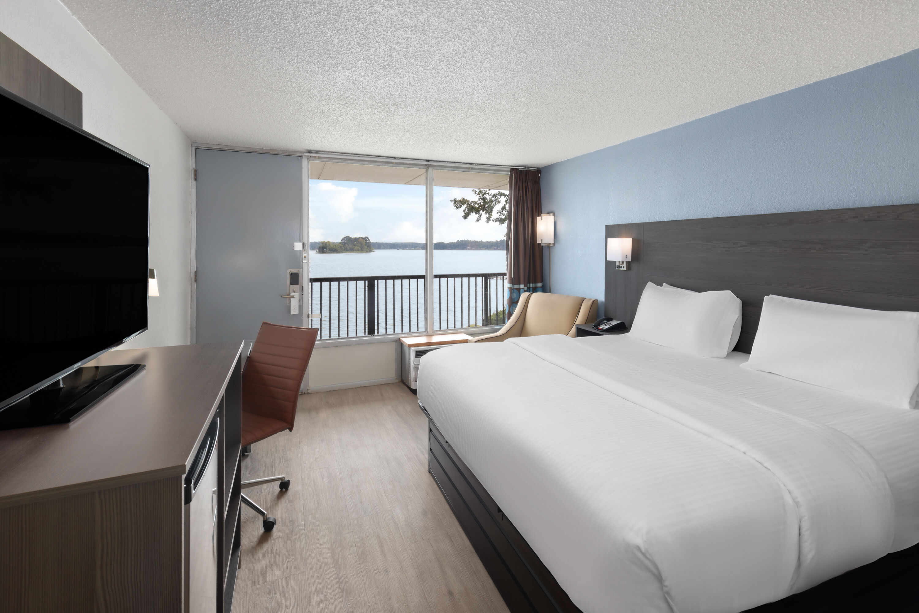 Guest room at the Super 8 by Wyndham Riverside AL in Riverside, Alabama