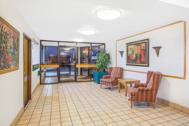 Super 8 Blytheville hotel lobby in Blytheville, Arkansas