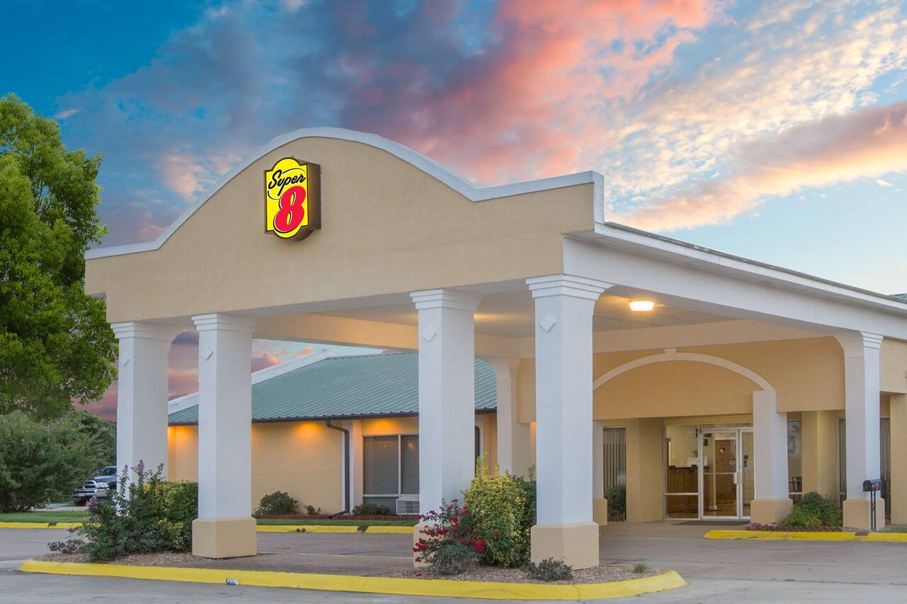 Hotels In Brinkley Arkansas Days Inn Super 8 By Wyndham Brinkley