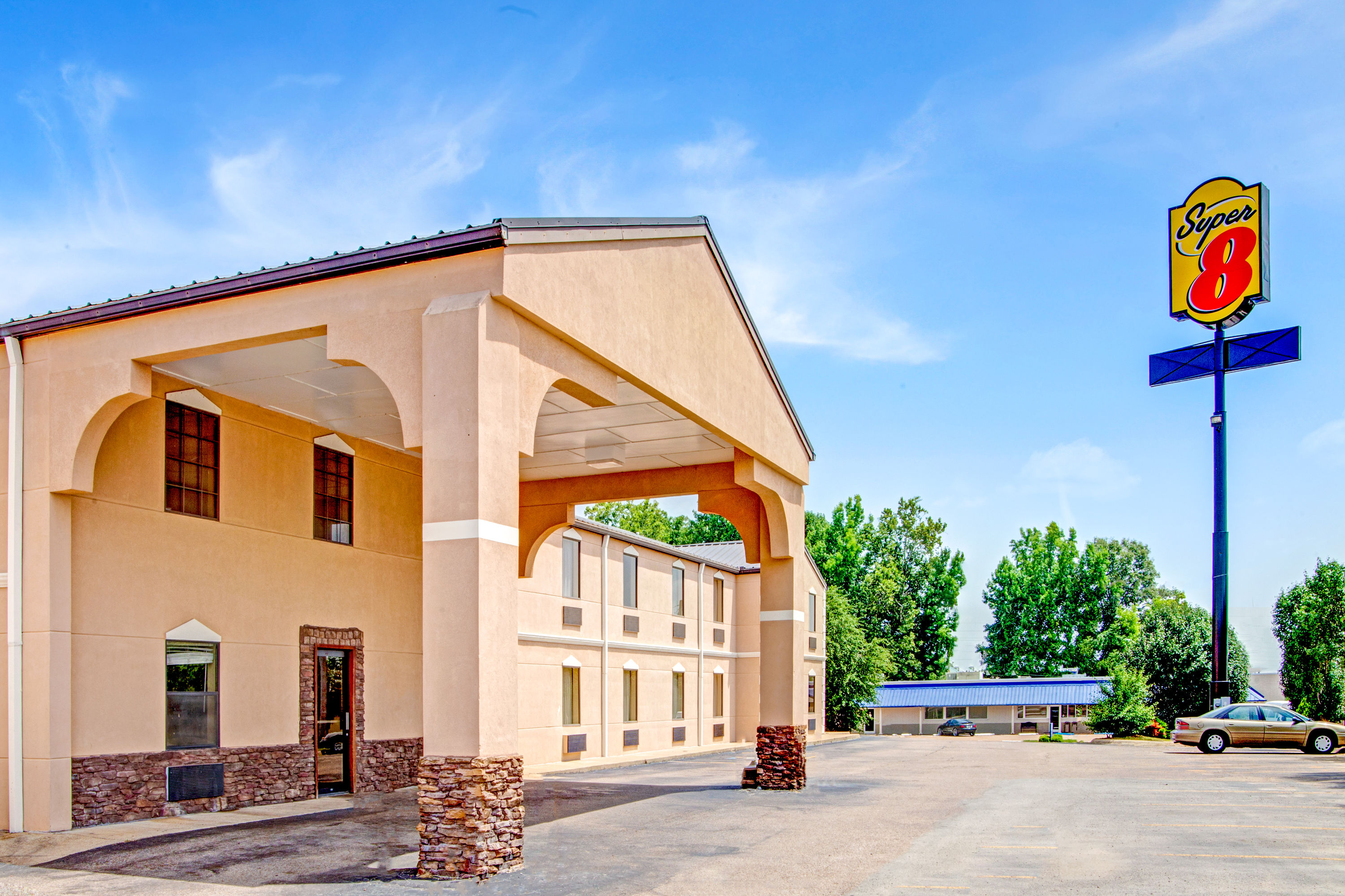 Exterior of Super 8 by Wyndham Forrest City AR hotel in Forrest City, Arkansas