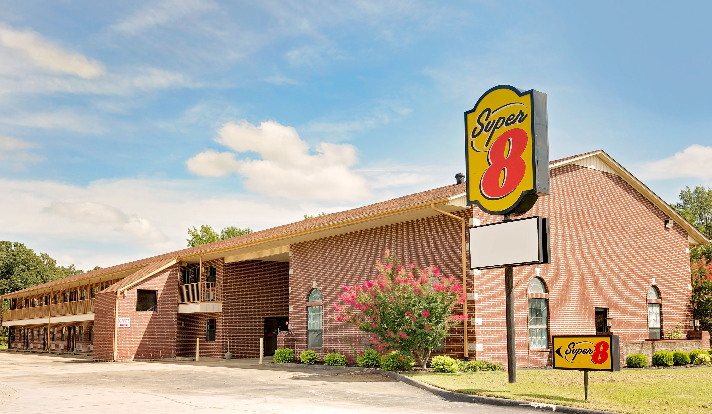 Exterior Day Image of Super 8 by Wyndham Hazen hotel in Hazen, Arkansas
