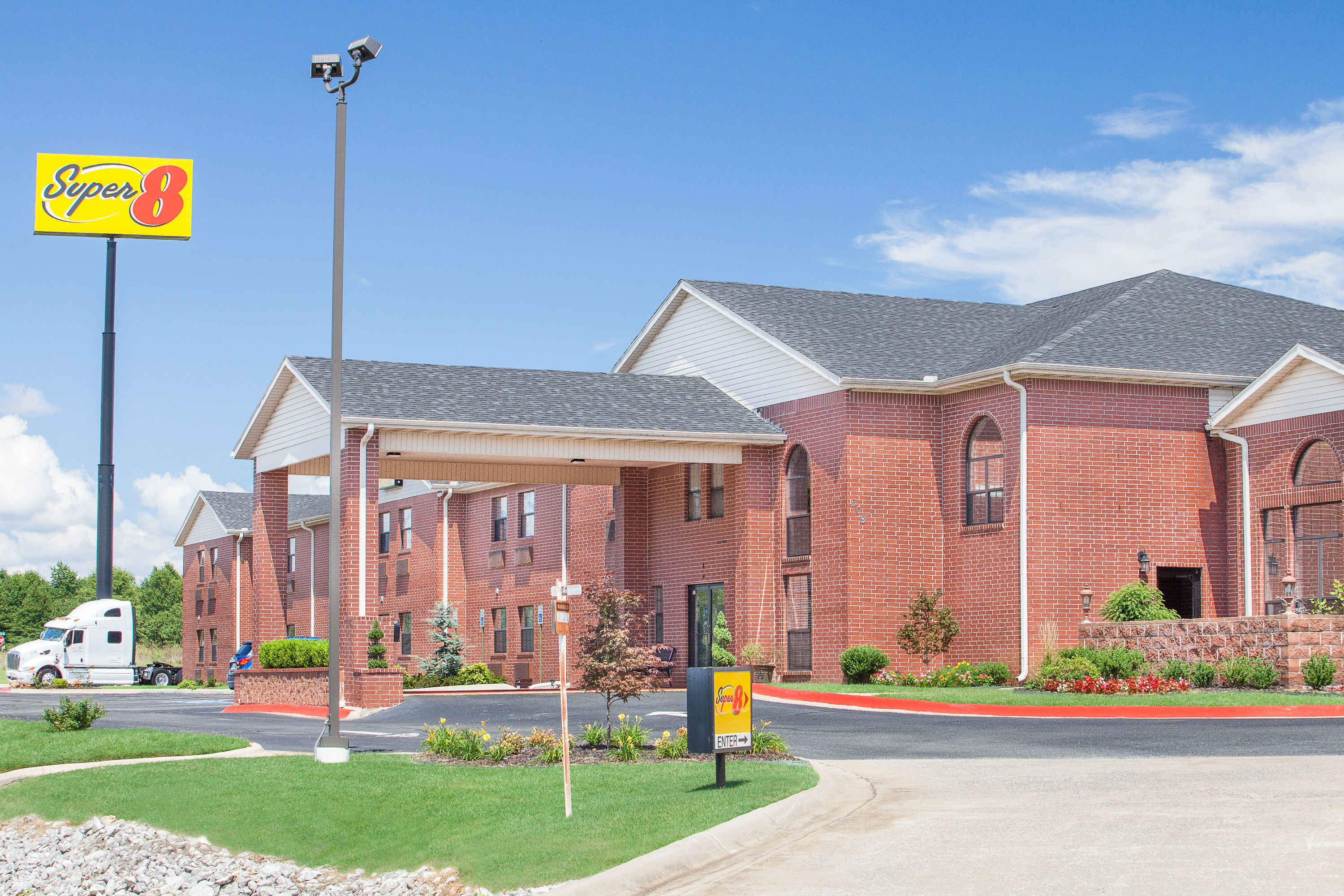 Super 8 By Wyndham Lowell Bentonville Rogers Area Lowell Ar Hotels