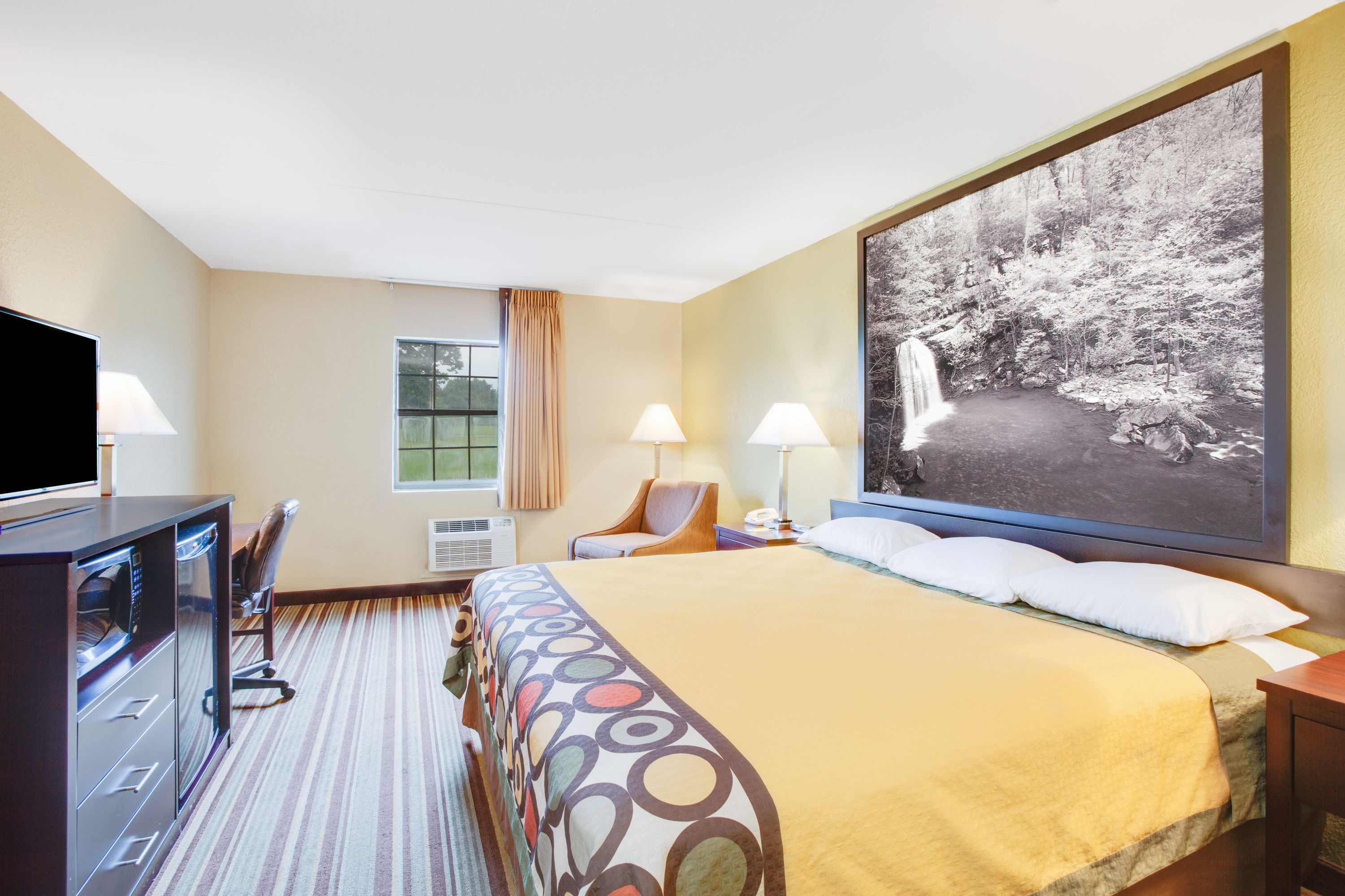 Guest room at the Super 8 by Wyndham Morrilton in Morrilton, Arkansas