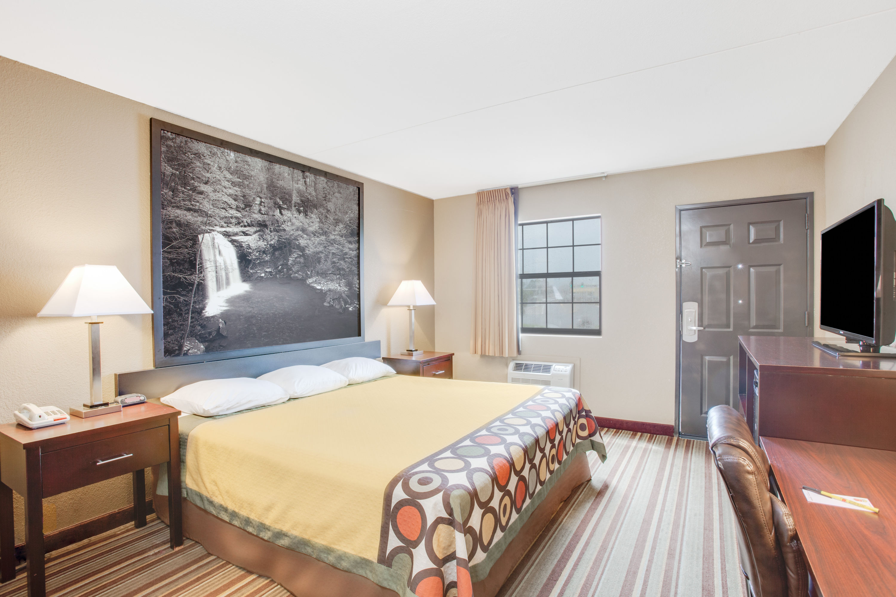 Guest room at the Super 8 by Wyndham Morrilton in Morrilton, Arkansas