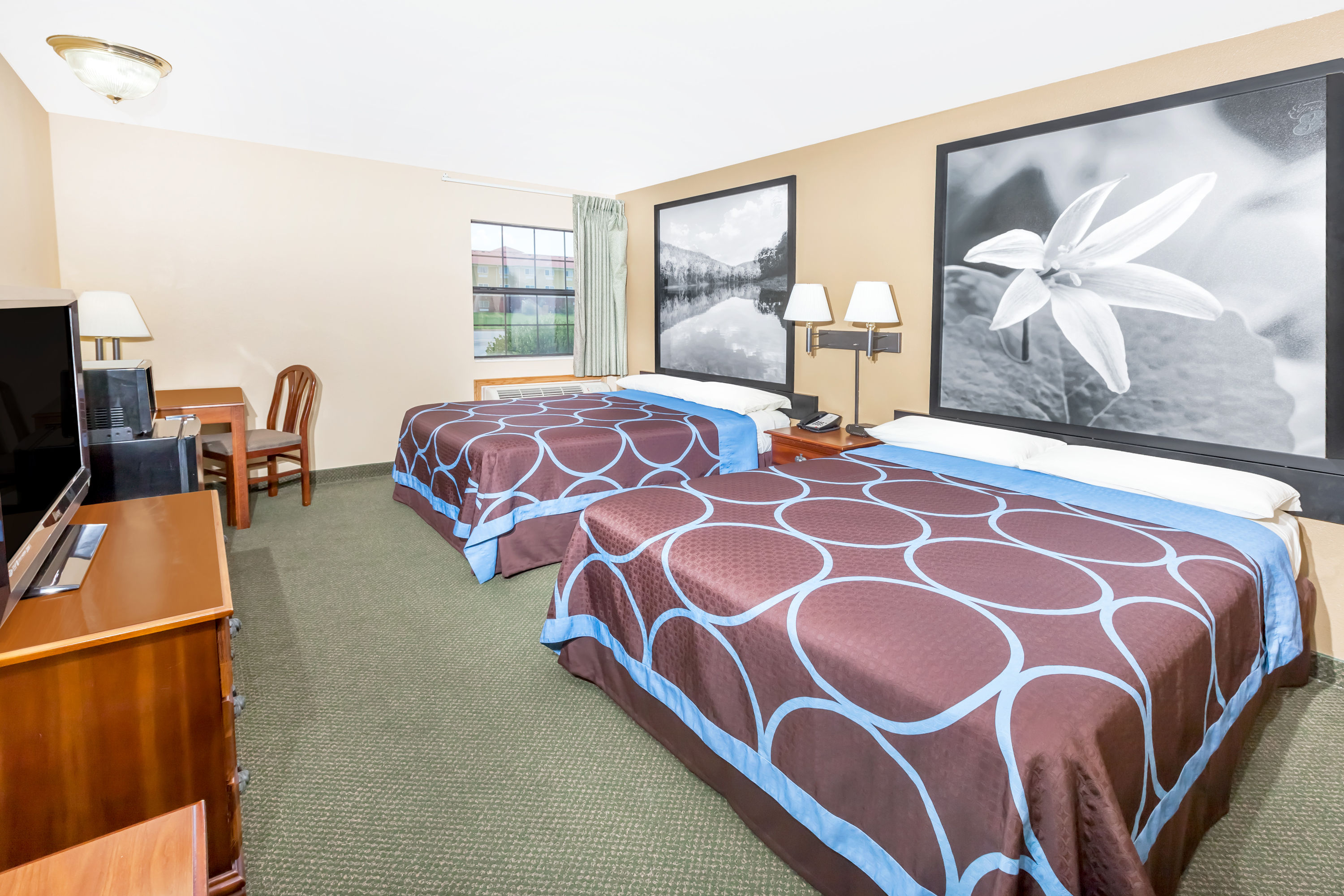 Guest room at the Super 8 by Wyndham Pine Bluff in Pine Bluff, Arkansas