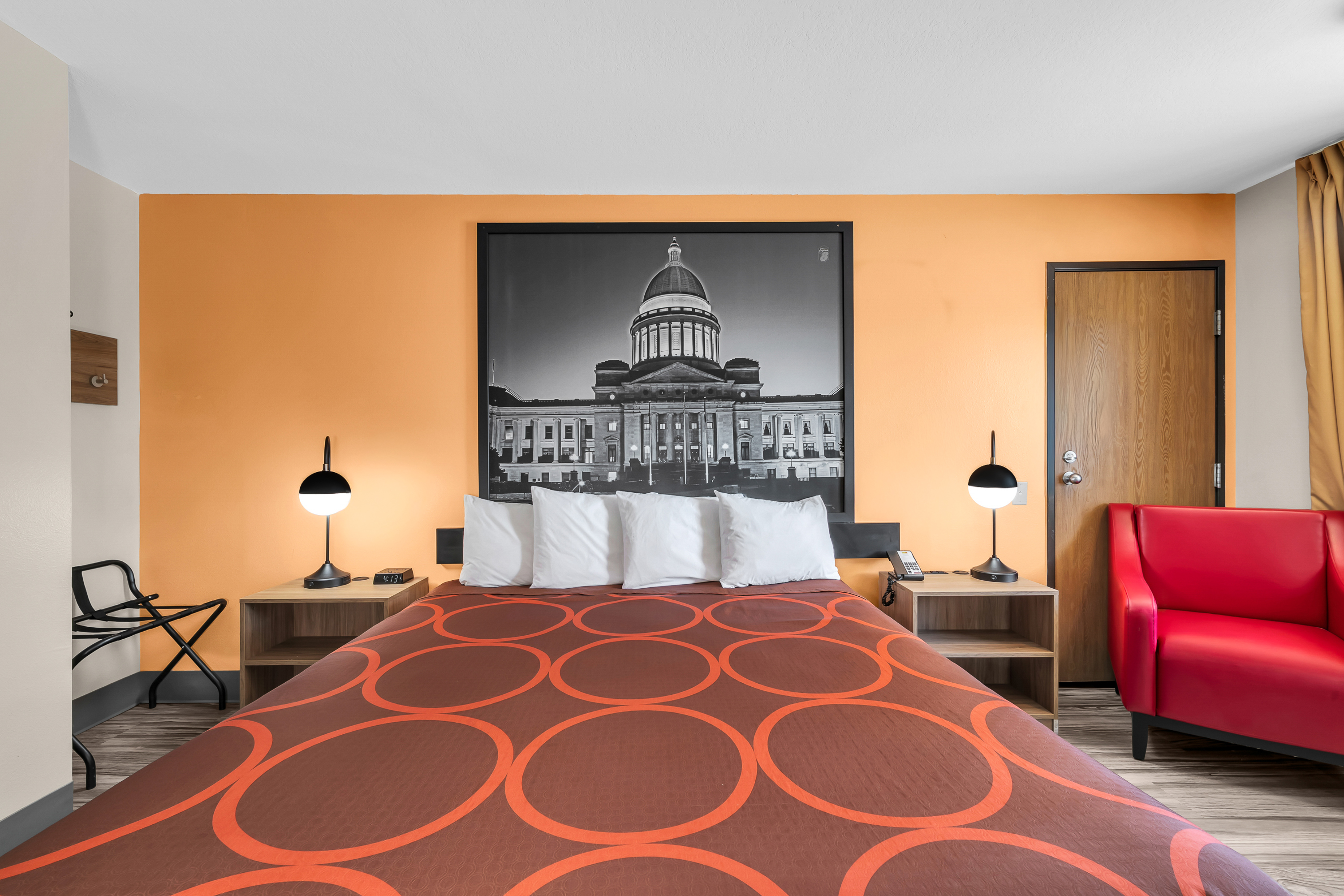 Guest room at the Super 8 by Wyndham Siloam Springs in Siloam Springs, Arkansas