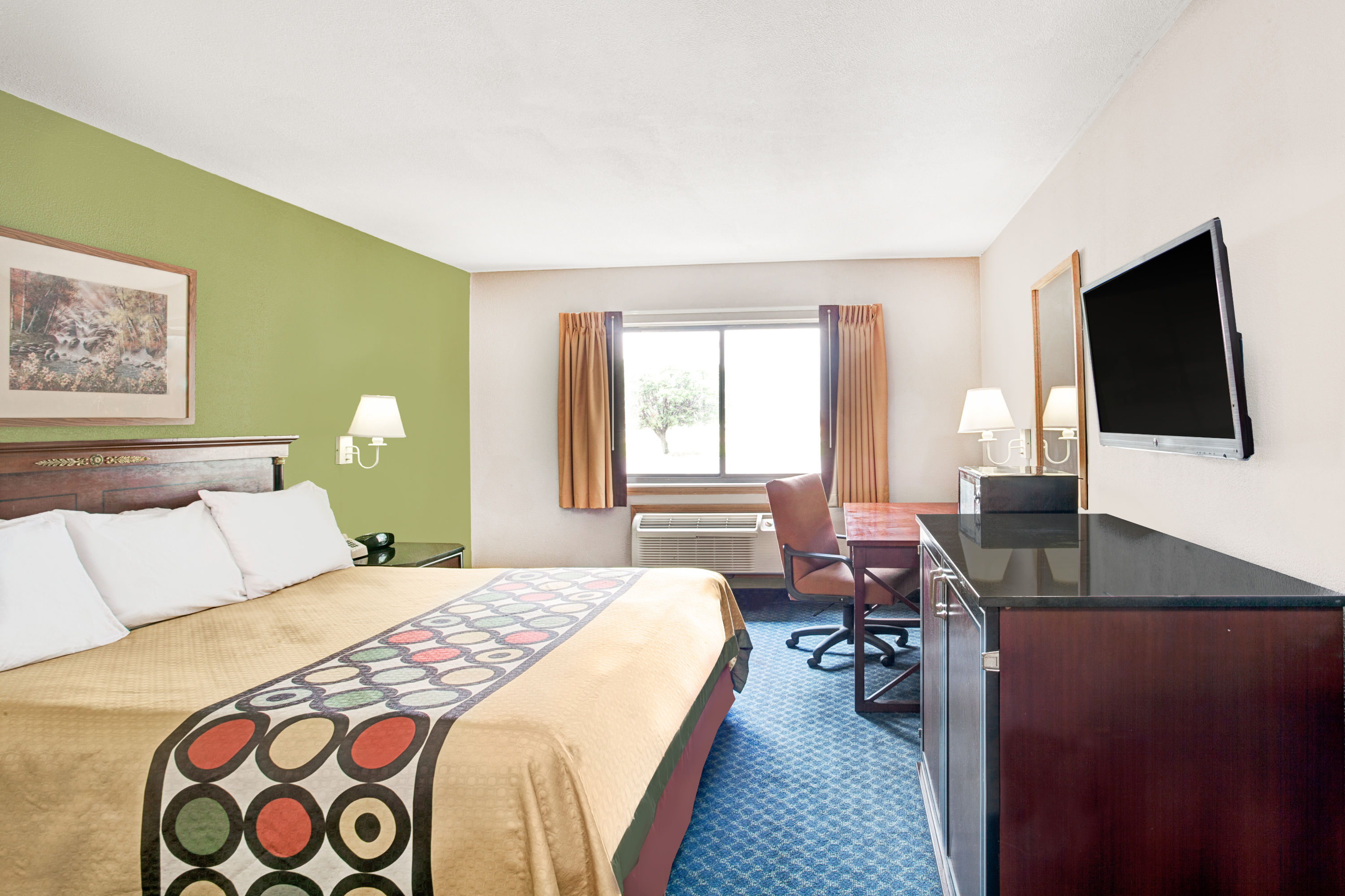 Guest room at the Super 8 by Wyndham West Memphis in West Memphis, Arkansas