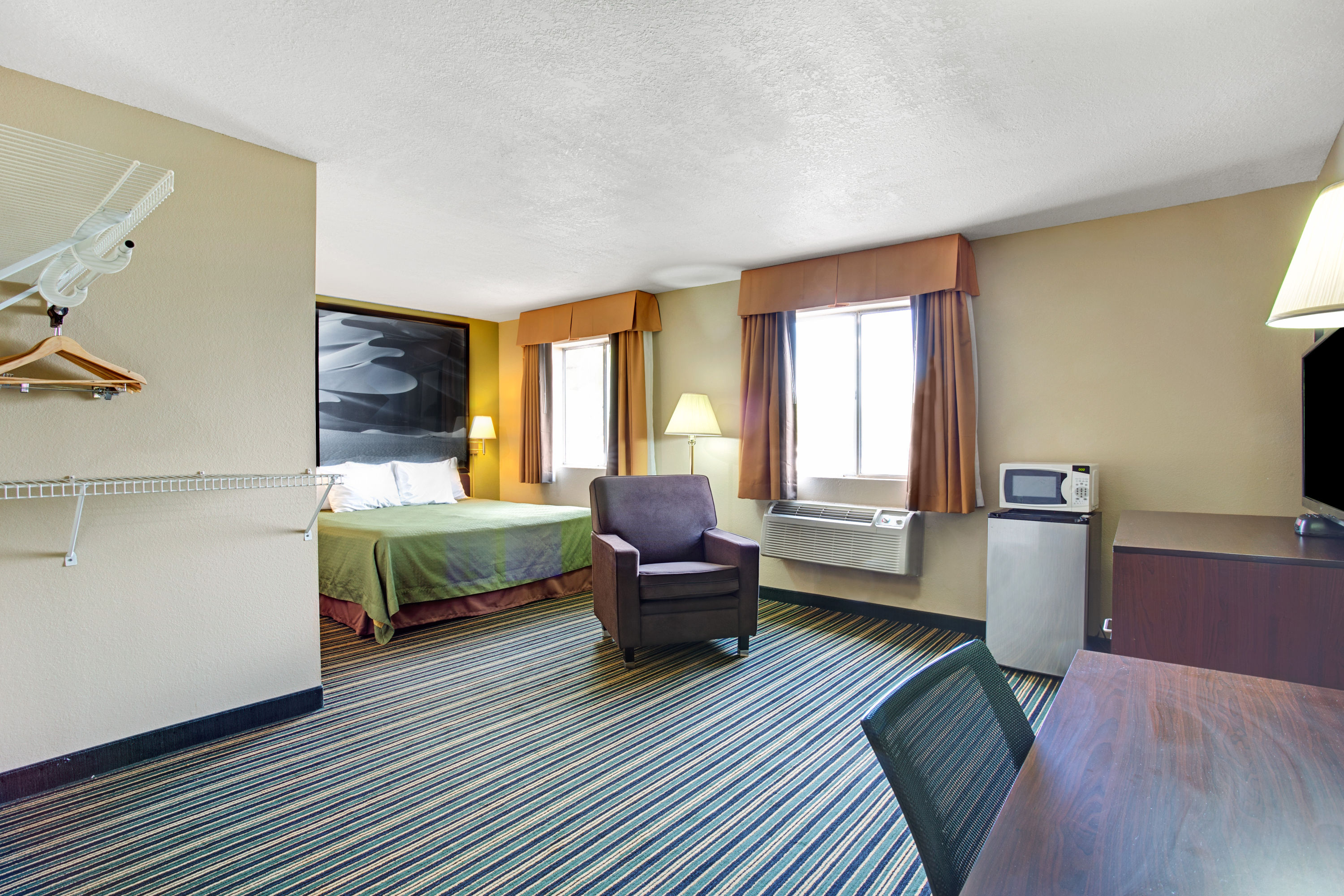Super 8 by Wyndham Casa Grande suite in Casa Grande, Arizona