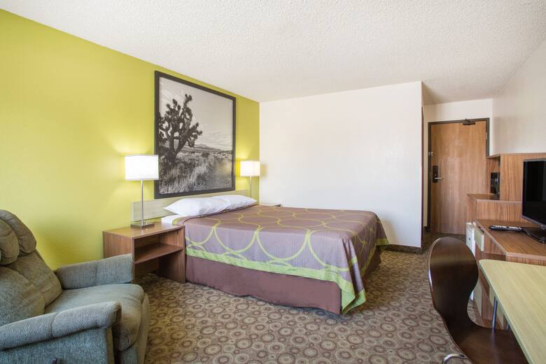 Guest room at the Super 8 Kingman in Kingman, Arizona