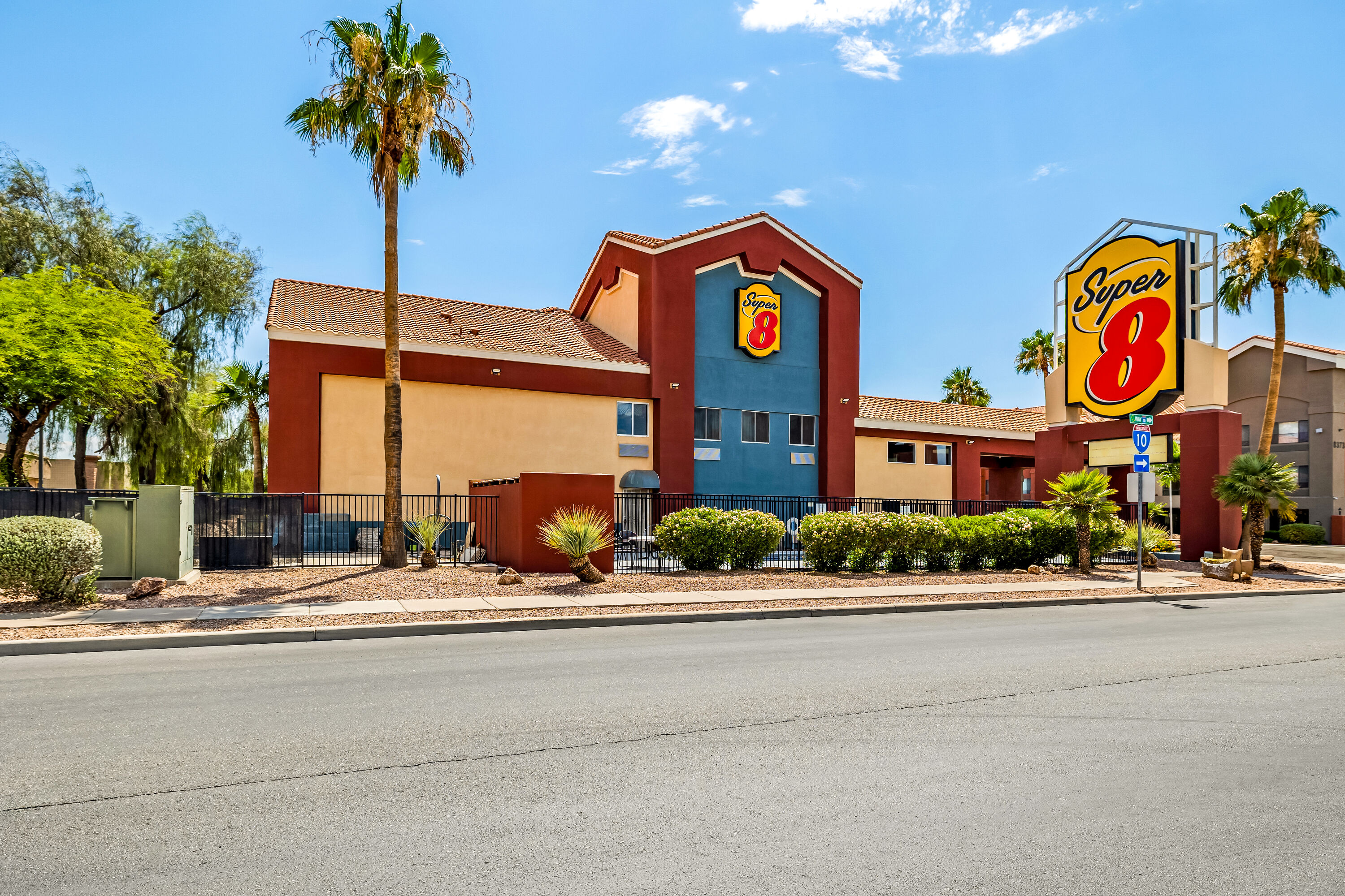 Exterior Day Image of Super 8 by Wyndham Marana/Tucson Area hotel in Marana, Arizona