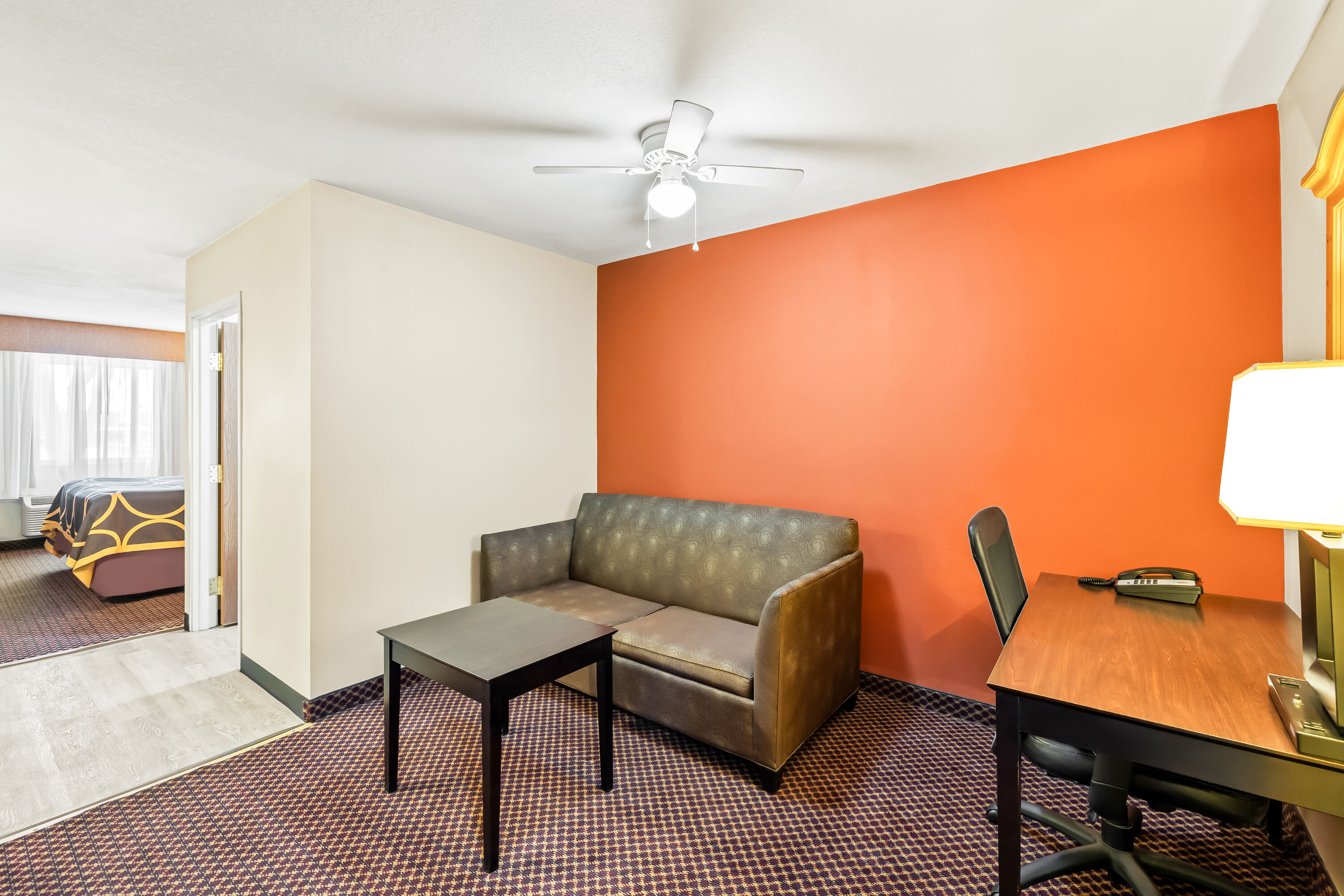 Super 8 by Wyndham Marana/Tucson Area suite in Marana, Arizona