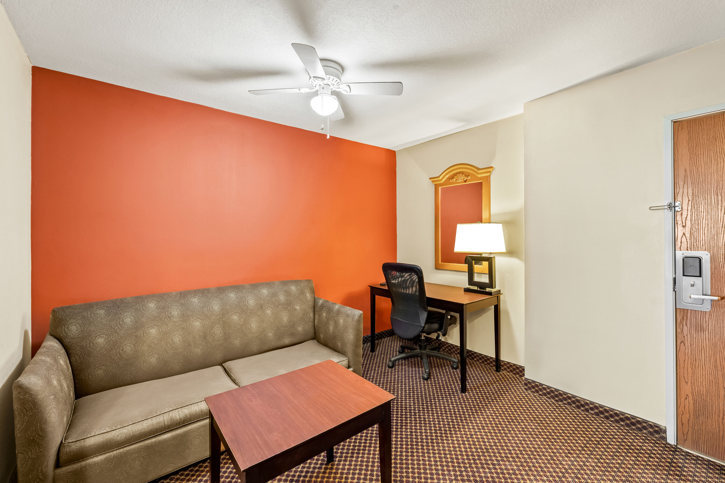 Super 8 by Wyndham Marana/Tucson Area suite in Marana, Arizona