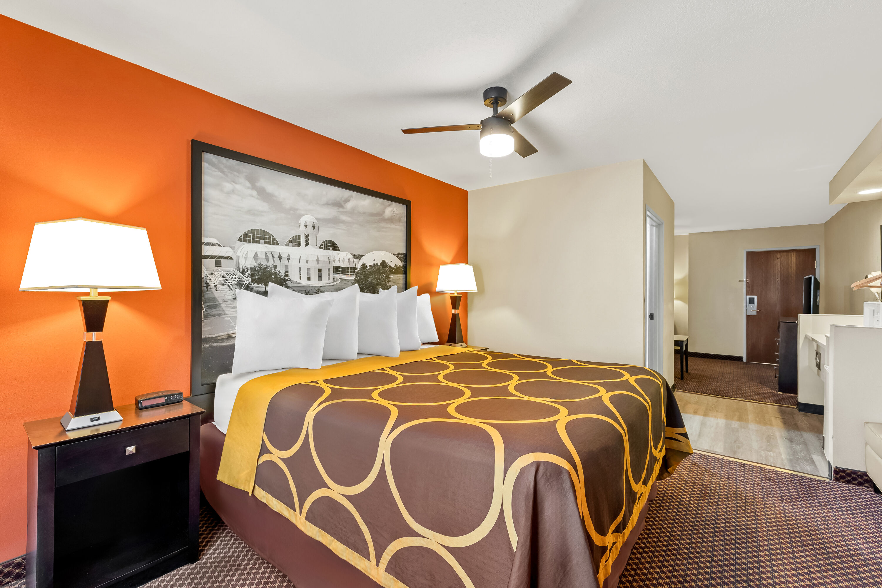 Super 8 by Wyndham Marana/Tucson Area suite in Marana, Arizona