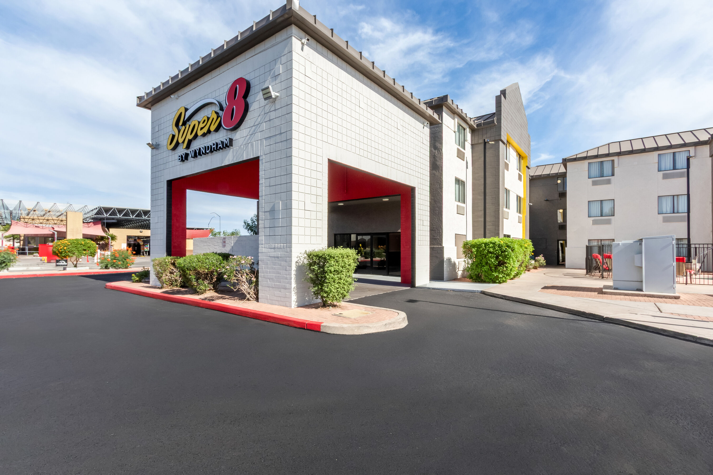 Exterior Day Image of Super 8 by Wyndham - Mesa/Gilbert hotel in Mesa, Arizona