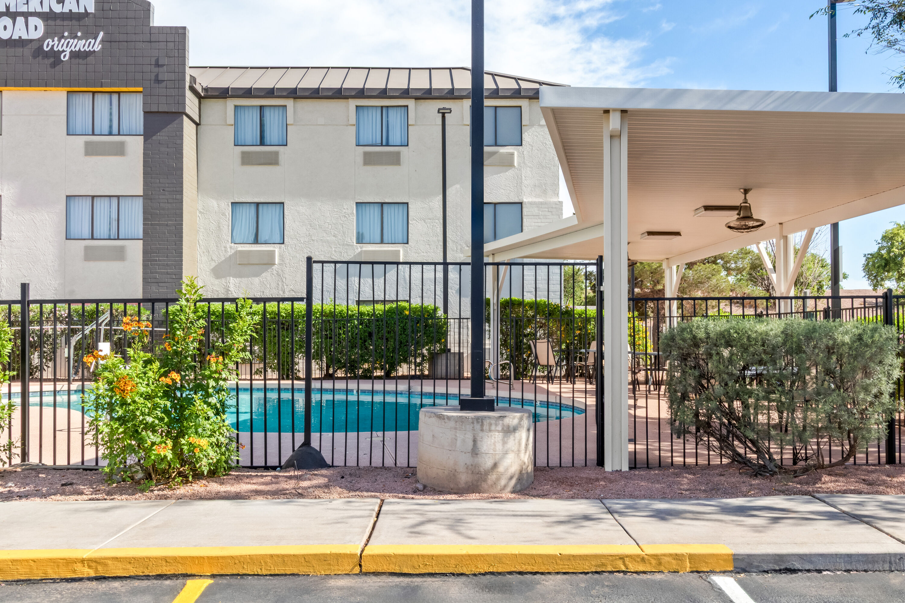Exterior Day Image of Super 8 by Wyndham - Mesa/Gilbert hotel in Mesa, Arizona