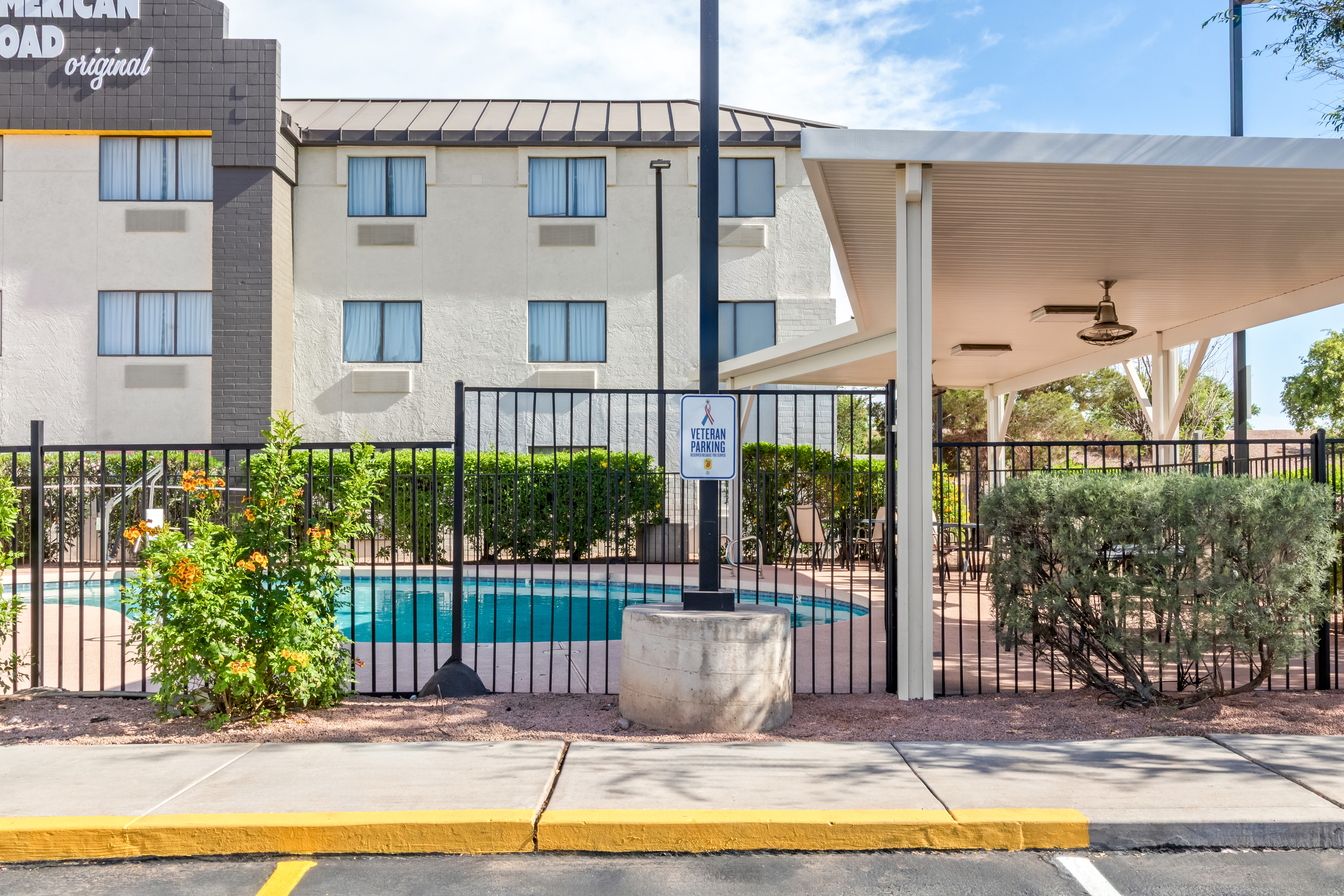 Exterior of Super 8 by Wyndham - Mesa/Gilbert hotel in Mesa, Arizona