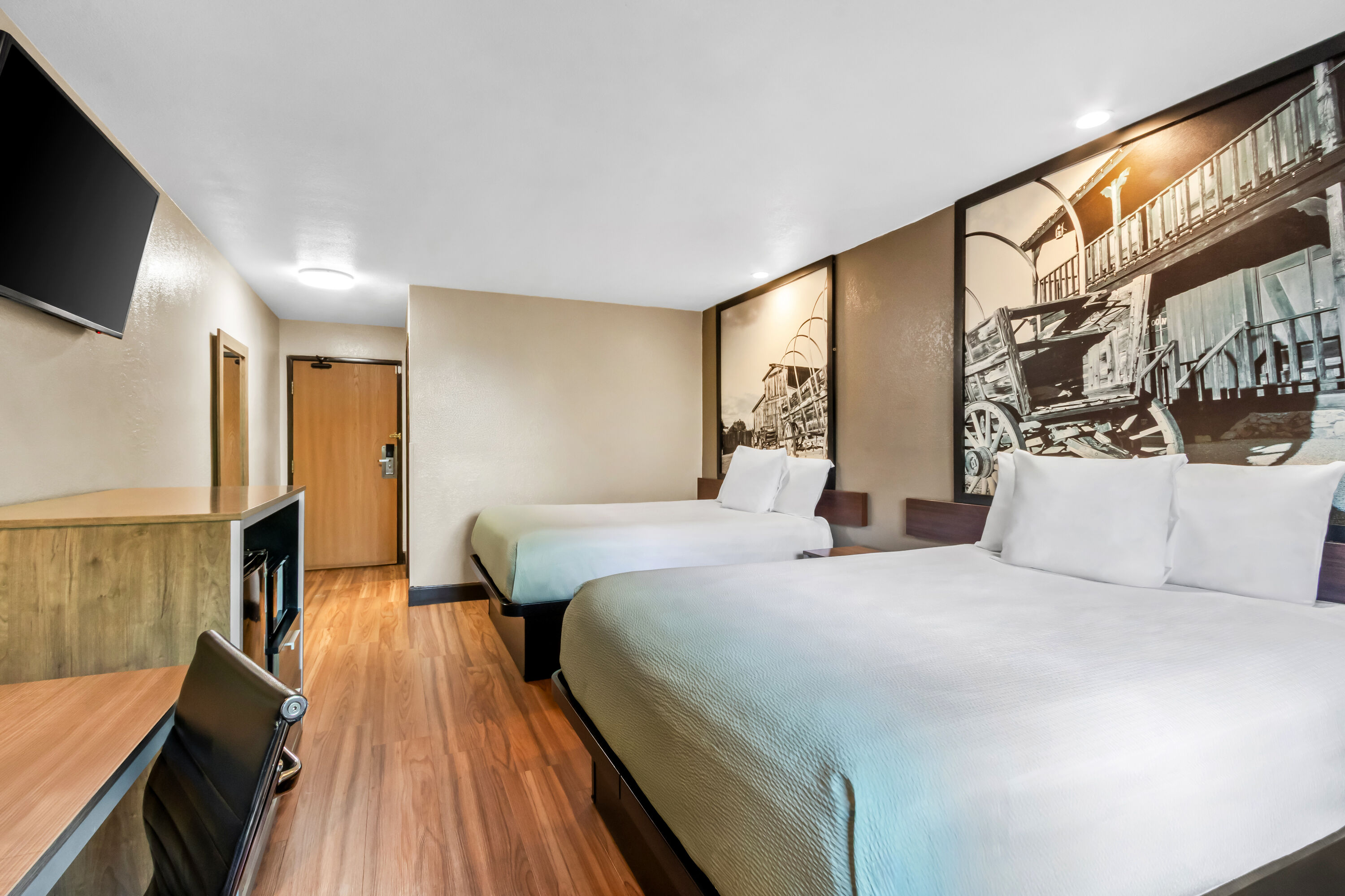 Double bed guest room at the Super 8 by Wyndham - Mesa/Gilbert in Mesa, Arizona