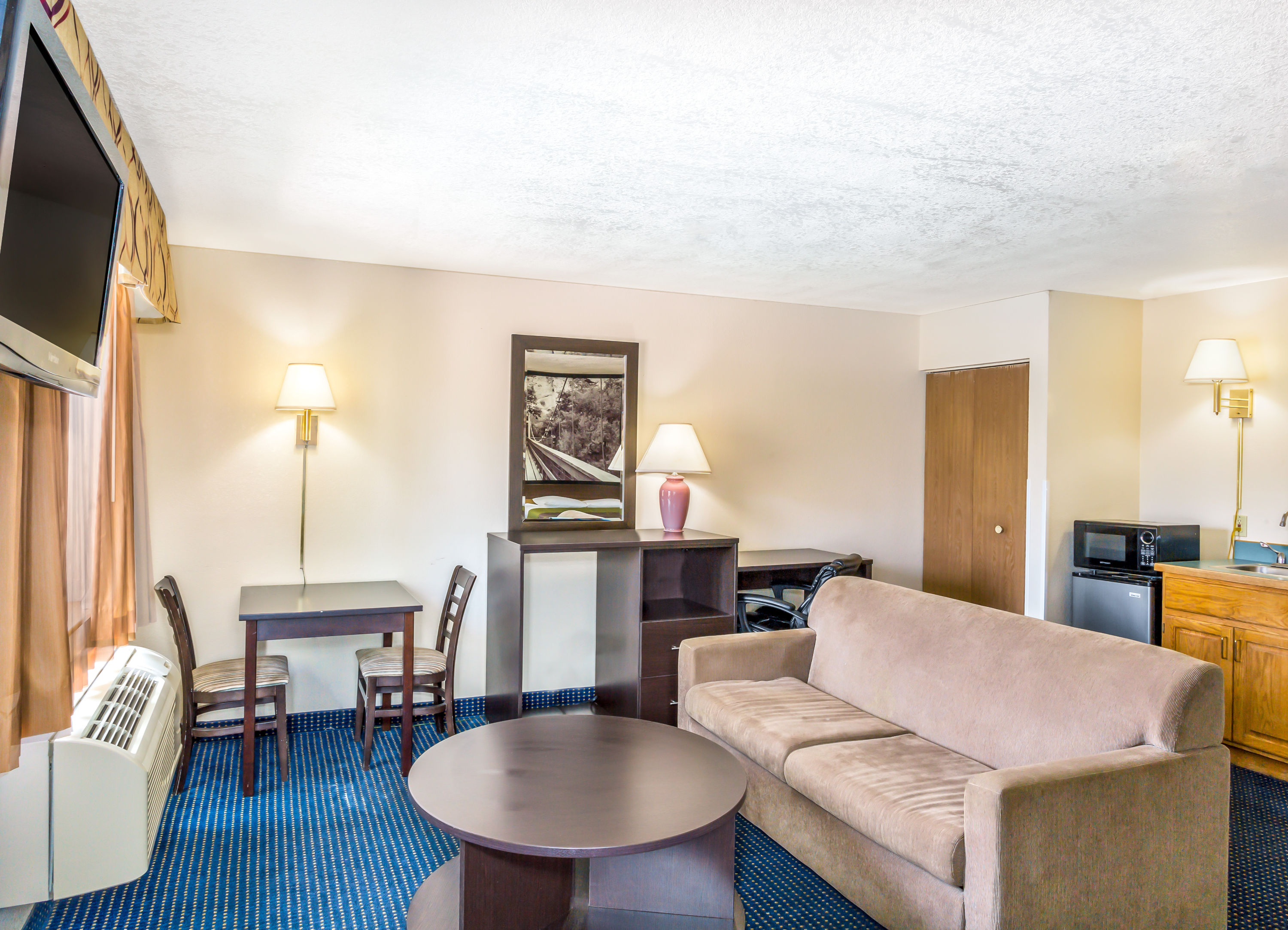 Super 8 by Wyndham - Mesa/Gilbert suite in Mesa, Arizona