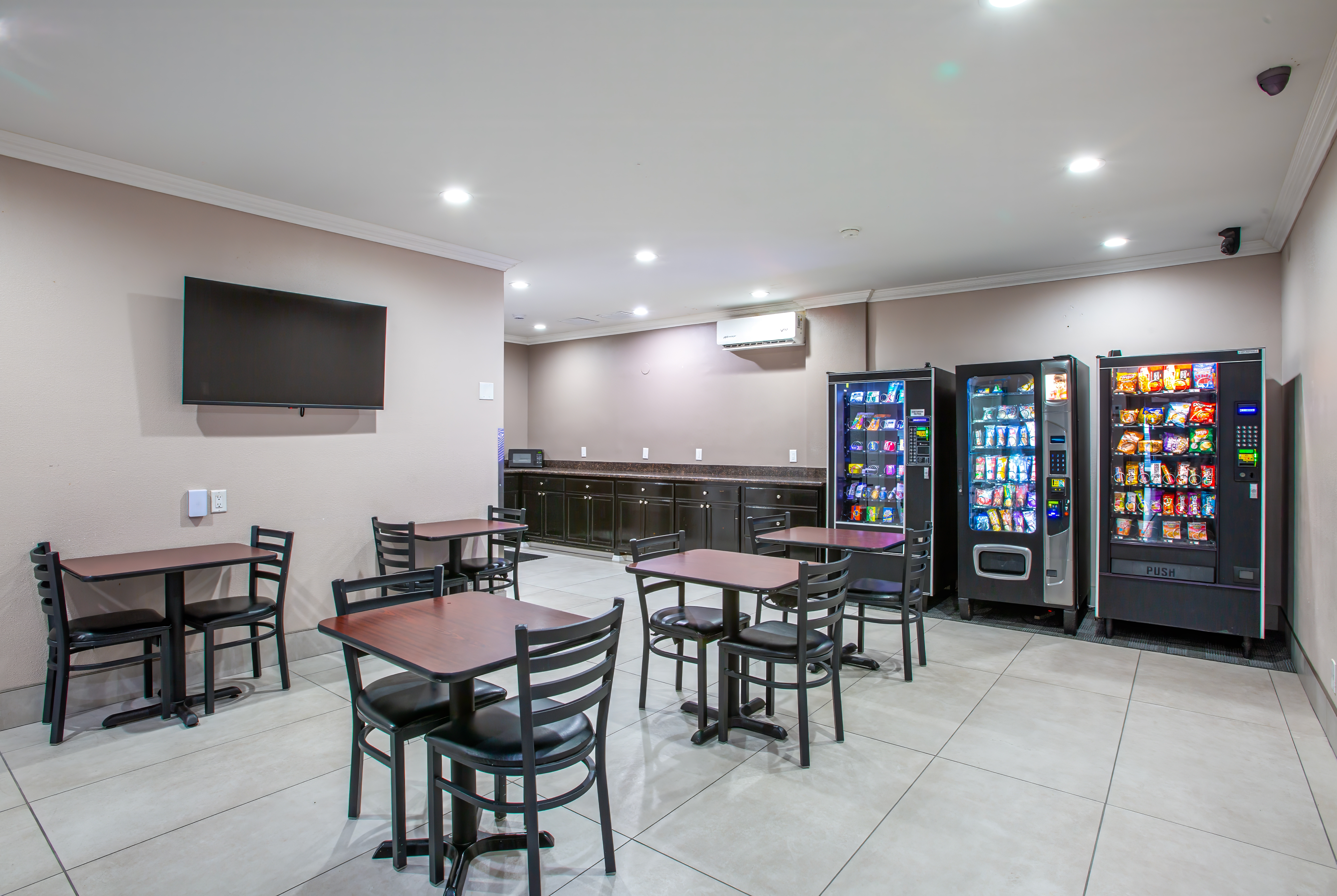Mart at Super 8 by Wyndham Mesa Downtown Near Convention Center in Mesa, Arizona