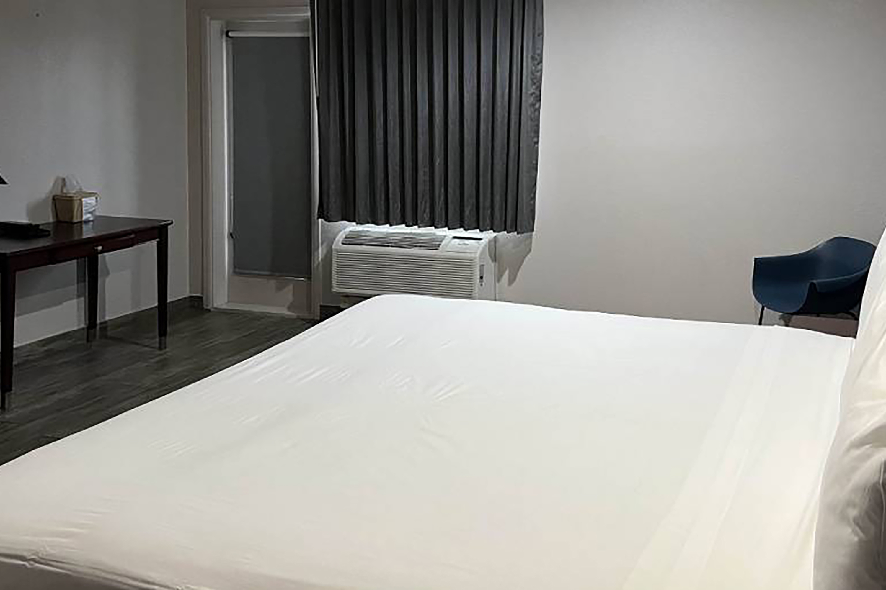 Guest room at the Super 8 by Wyndham Mesa Downtown Near Convention Center in Mesa, Arizona