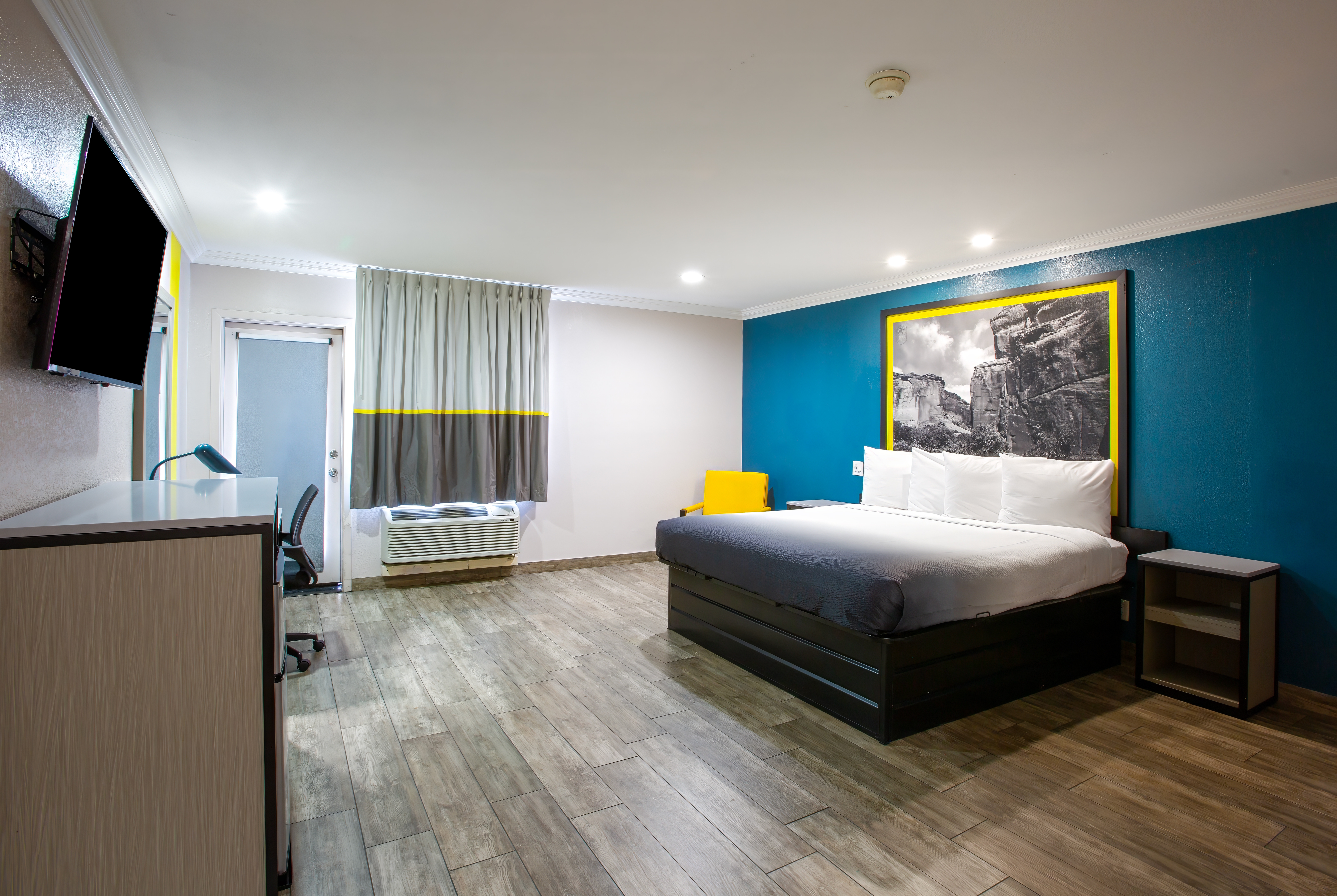 Guest room at the Super 8 by Wyndham Mesa Downtown Near Convention Center in Mesa, Arizona