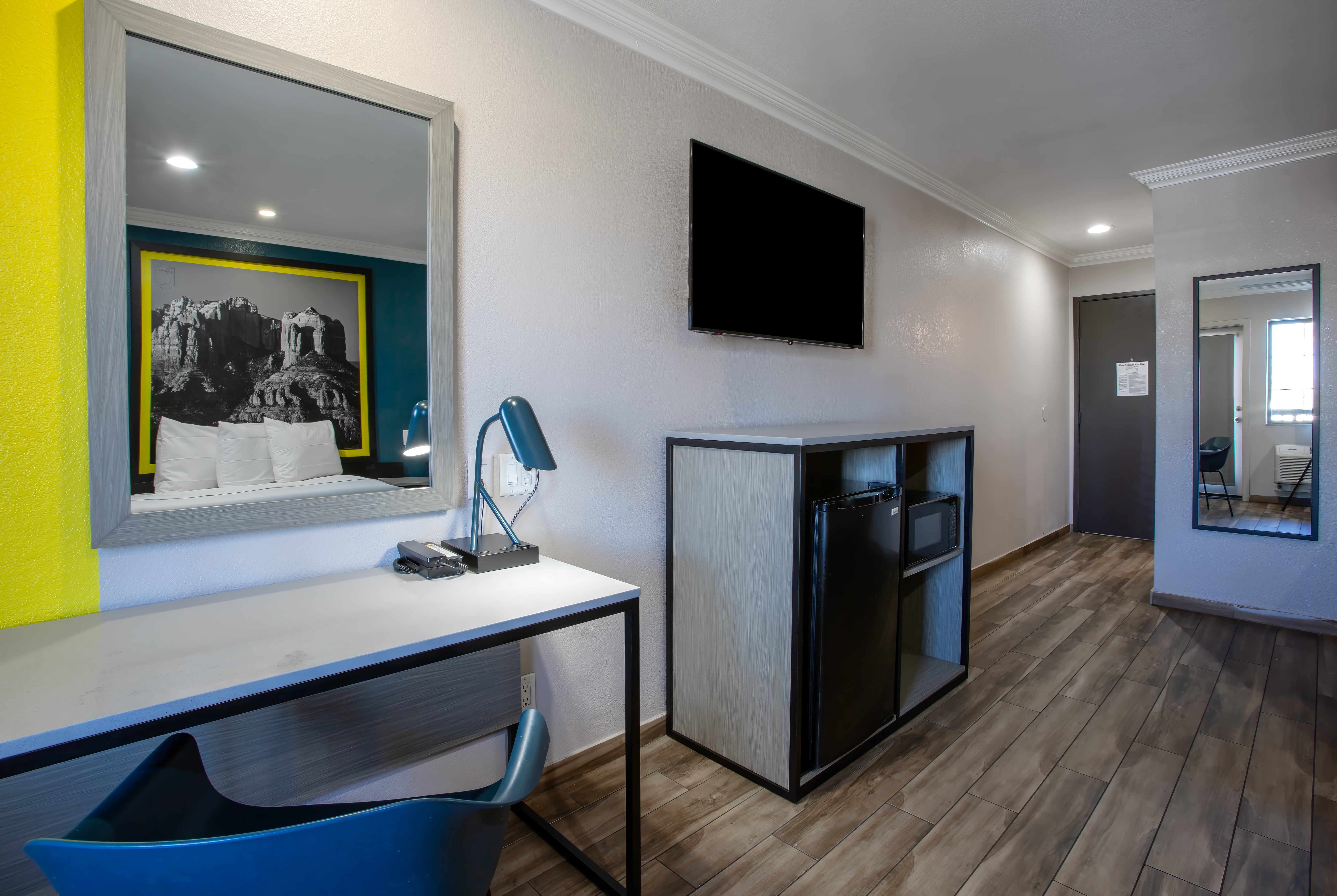 Guest room at the Super 8 by Wyndham Mesa Downtown Near Convention Center in Mesa, Arizona