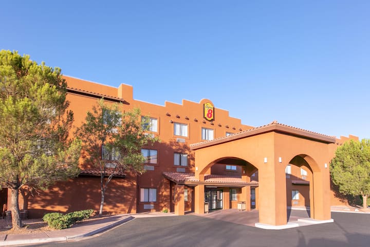 Super 8 By Wyndham Page Lake Powell Page Hotels Az 86040