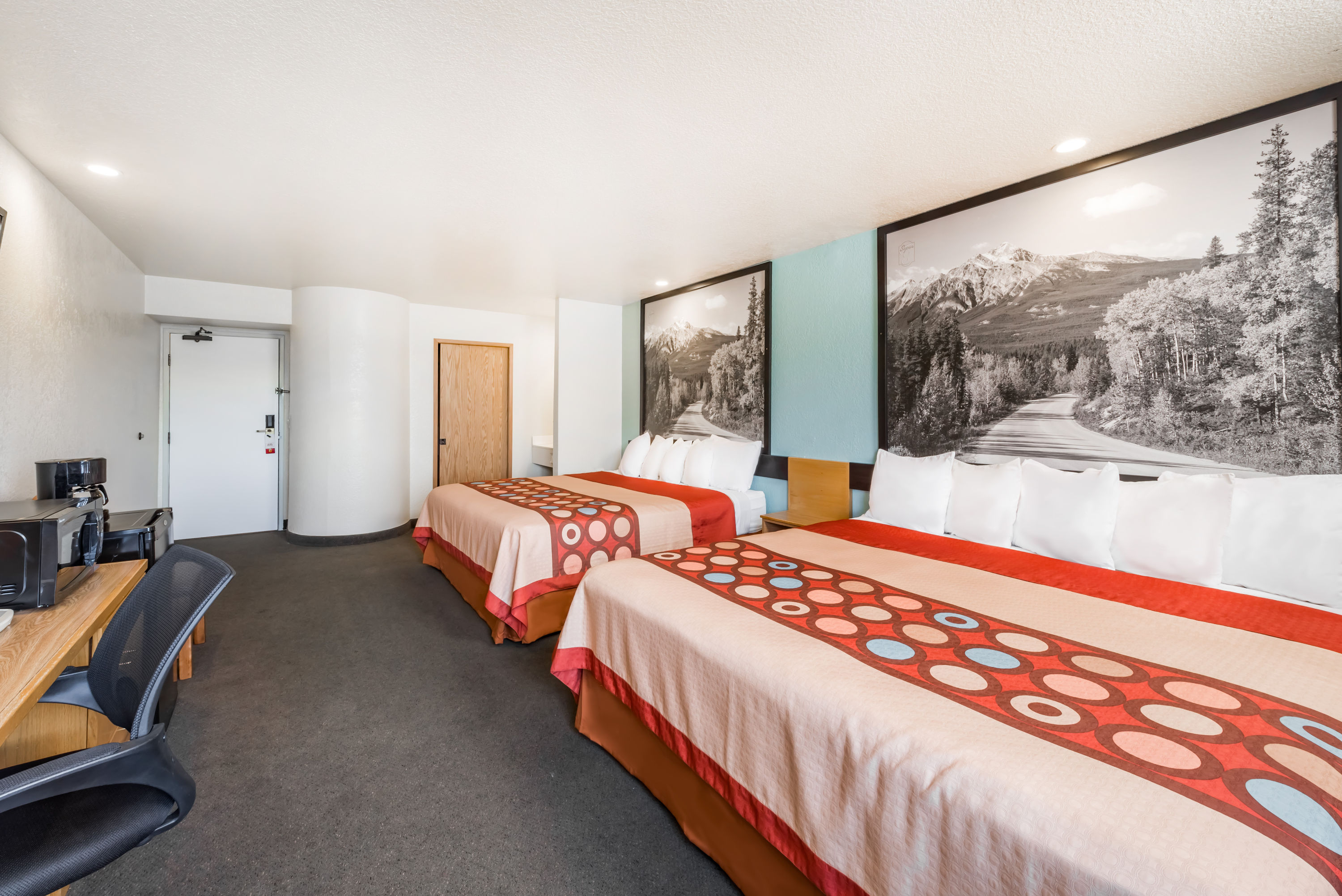 Guest room at the Super 8 by Wyndham Show Low in Show Low, Arizona