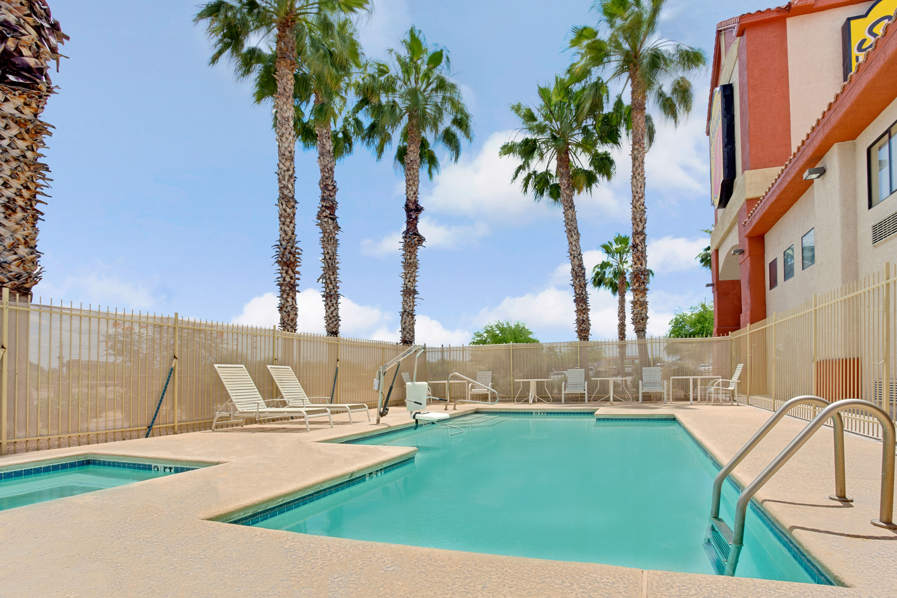 Super 8 by Wyndham Tucson/Grant Road Area AZ | Tucson, AZ Hotels