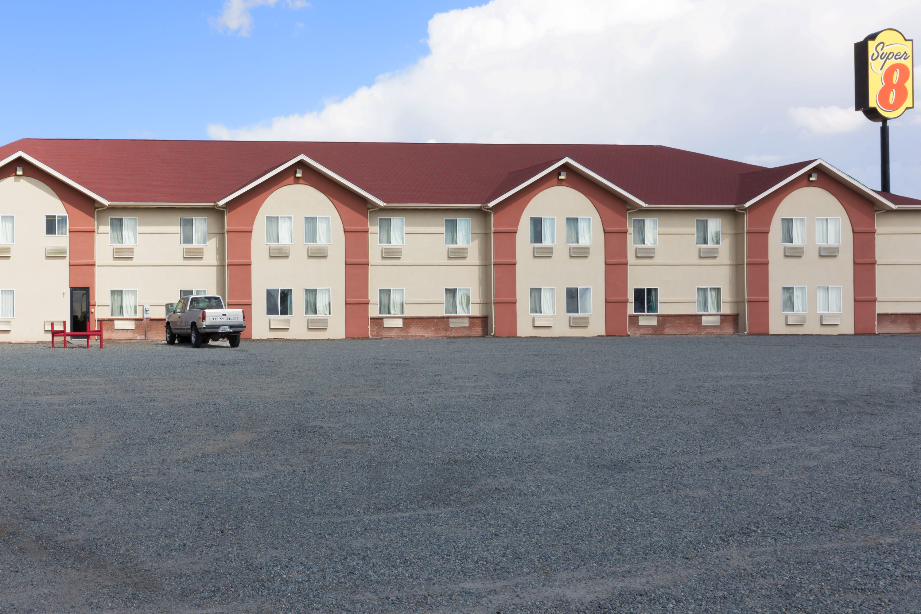 Exterior of Super 8 by Wyndham Willcox hotel in Willcox, Arizona