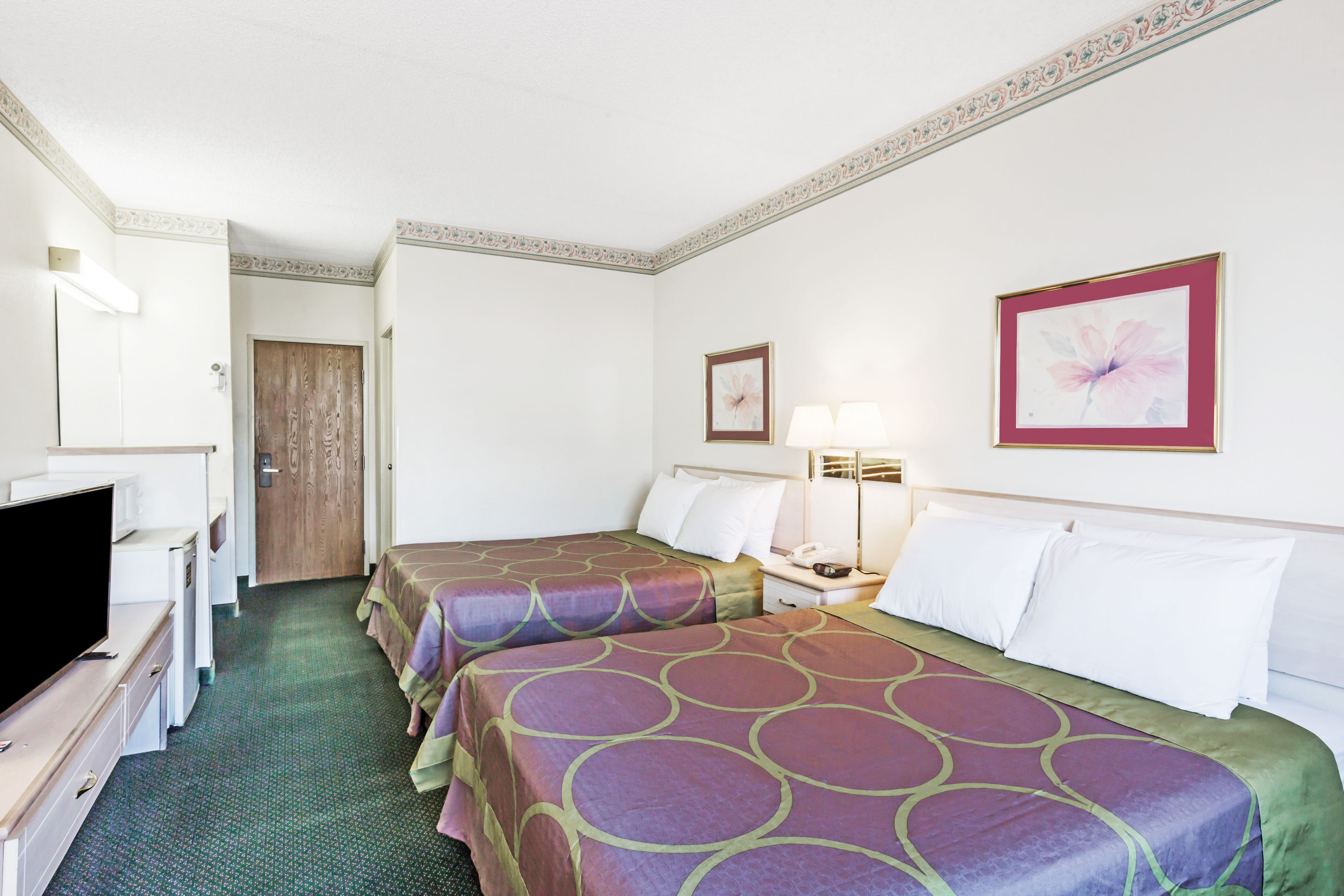 Guest room at the Super 8 by Wyndham Willcox in Willcox, Arizona