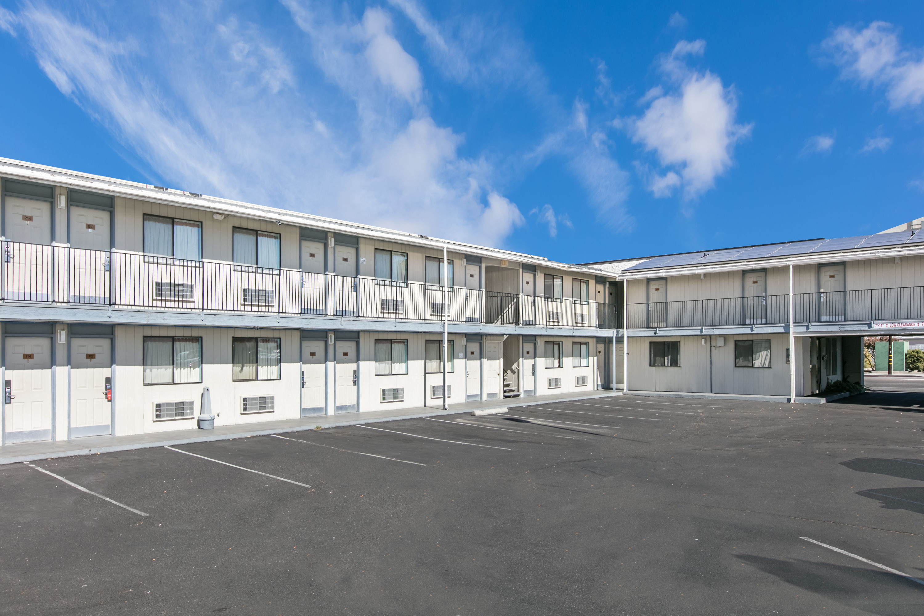 Exterior Day Image of Super 8 by Wyndham Bishop hotel in Bishop, California