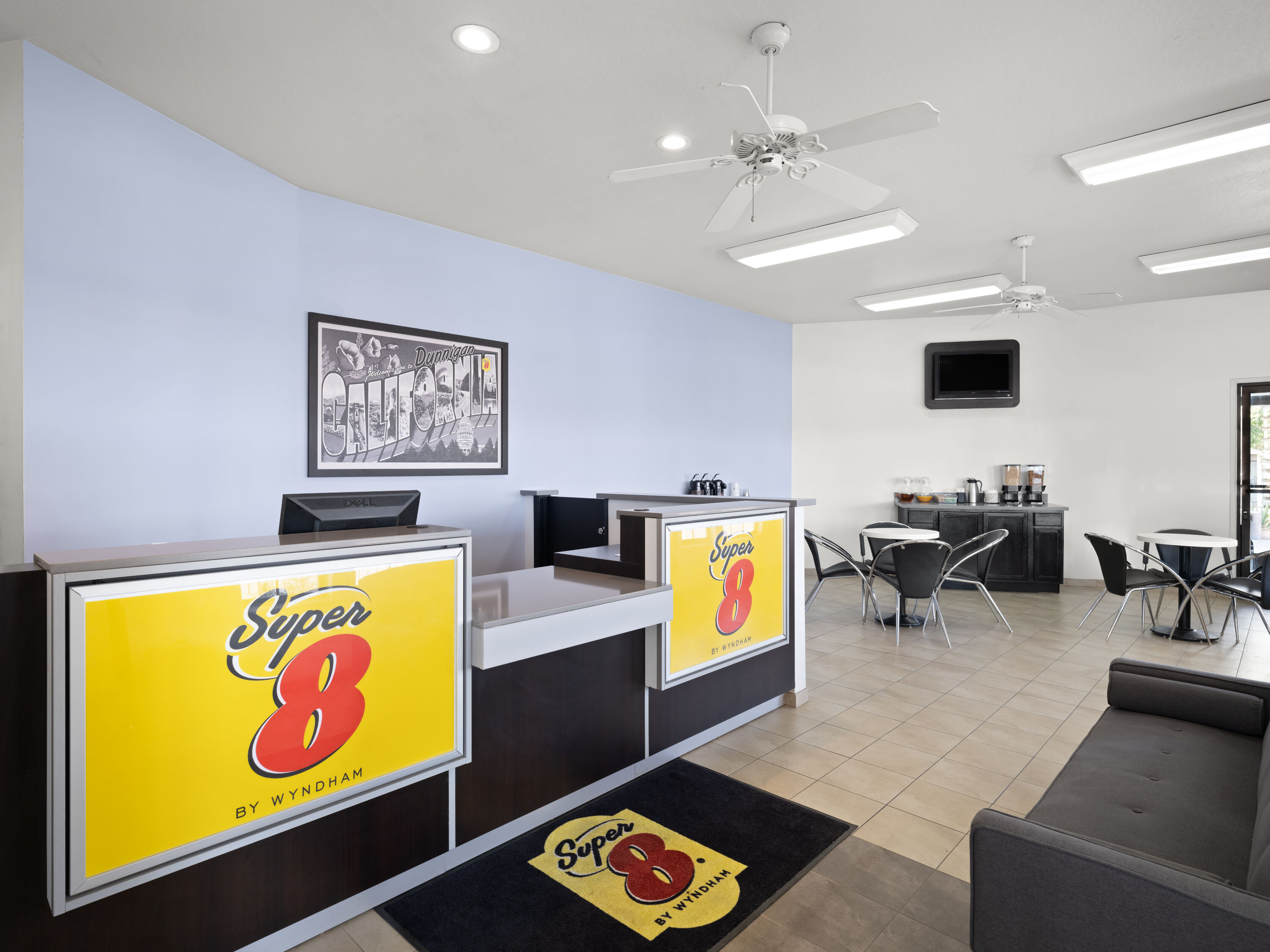 Super 8 by Wyndham Dunnigan reception in Dunnigan, California