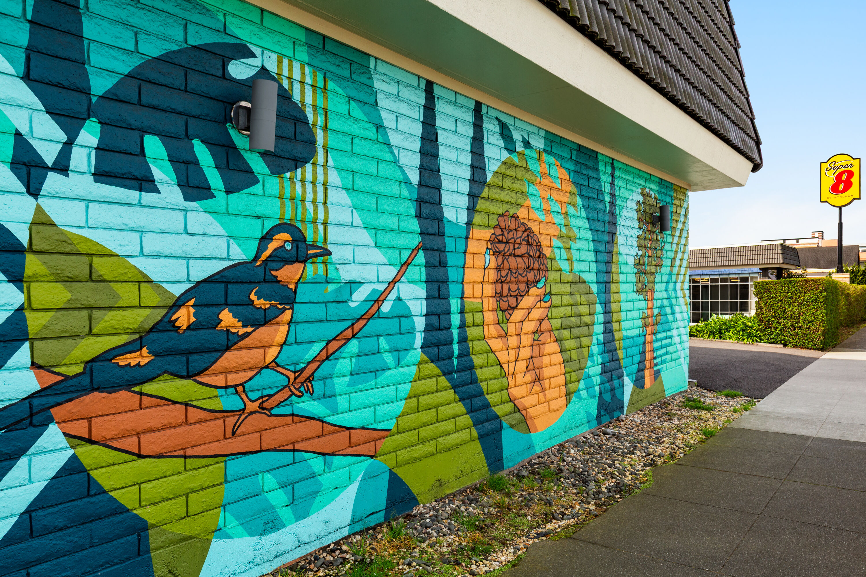 Exterior of Super 8 by Wyndham Eureka hotel in Eureka, California