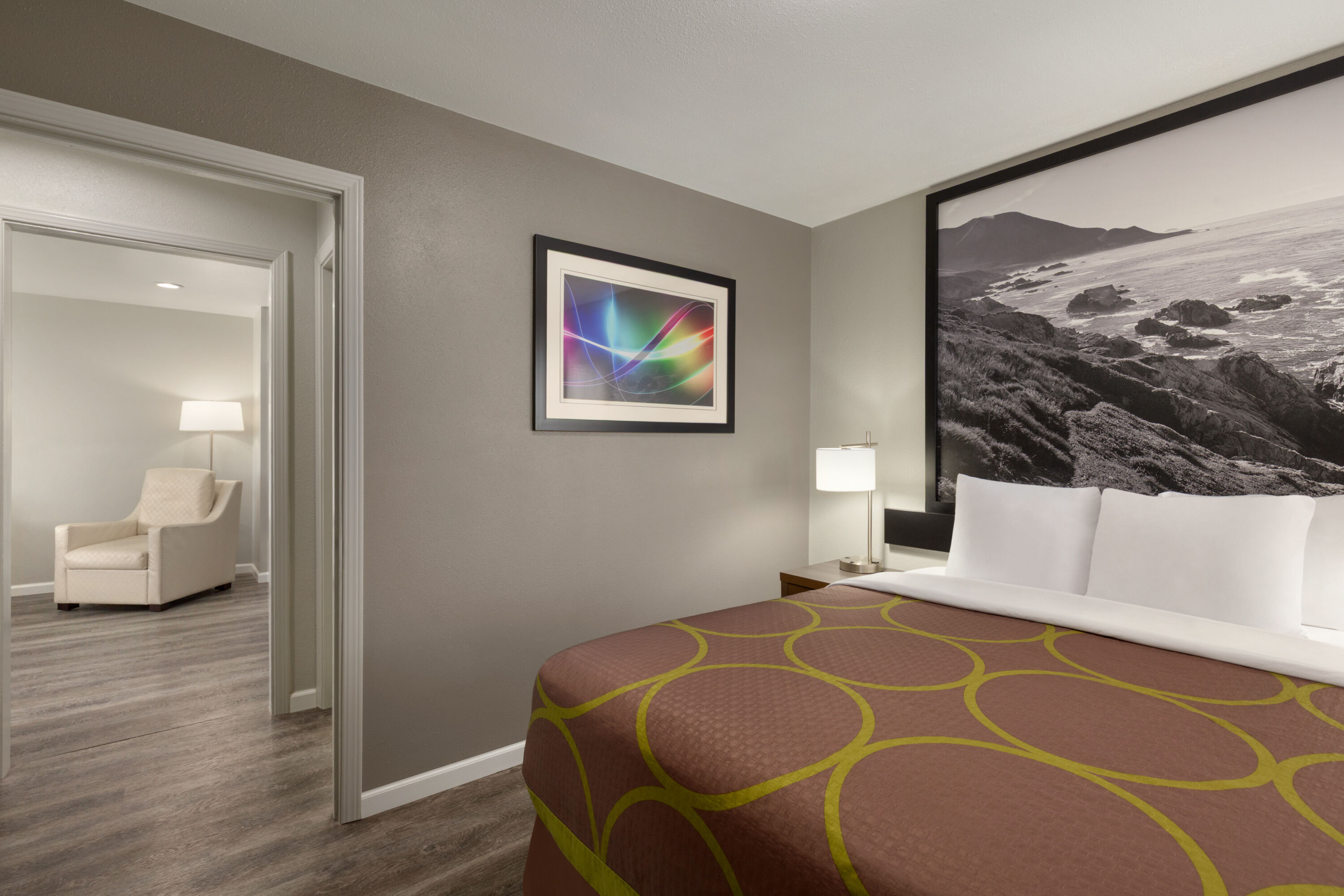 Super 8 by Wyndham Eureka hot tub suite in Eureka, California