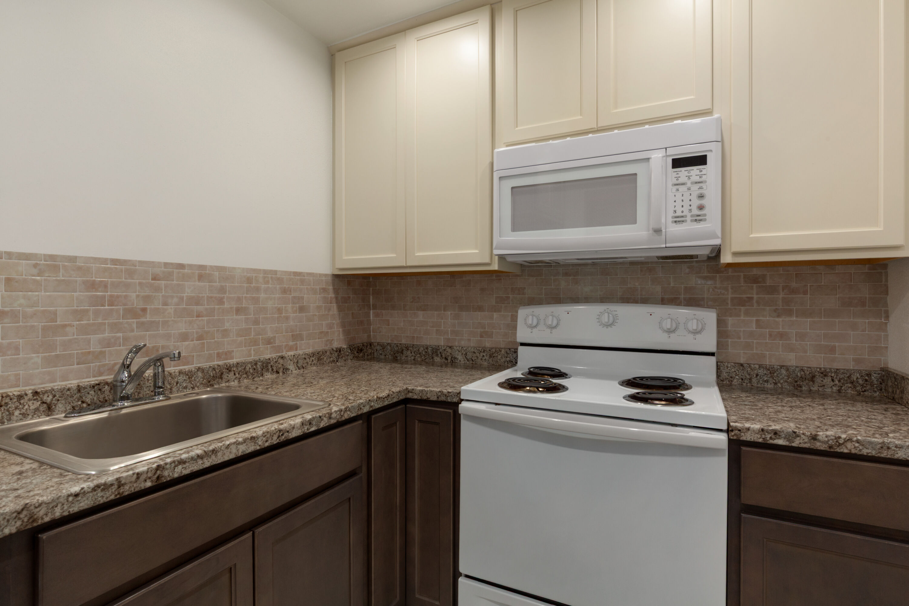 Super 8 by Wyndham Eureka hot tub suite in Eureka, California