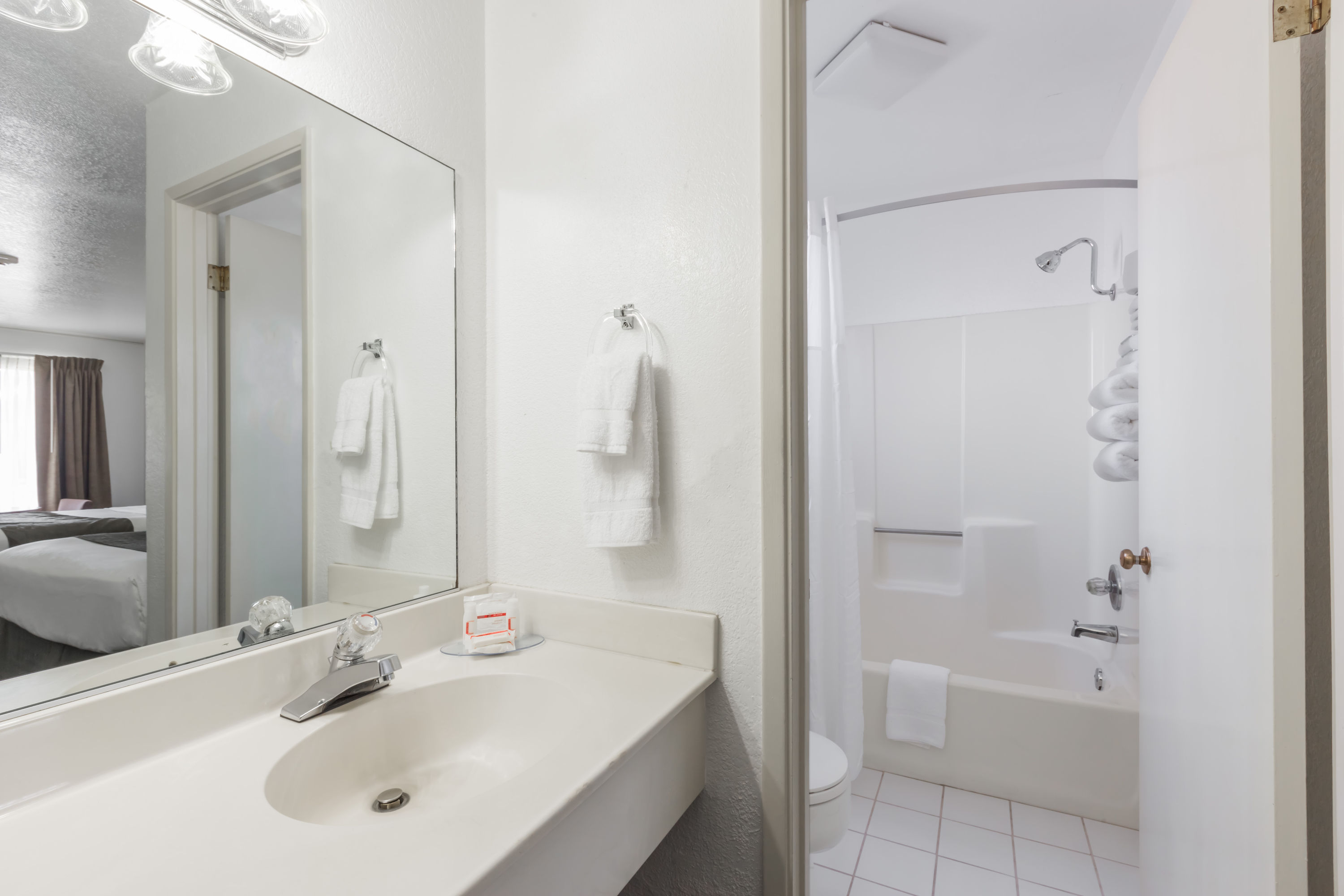 Super 8 By Wyndham Fort Bragg Fort Bragg Ca Hotels