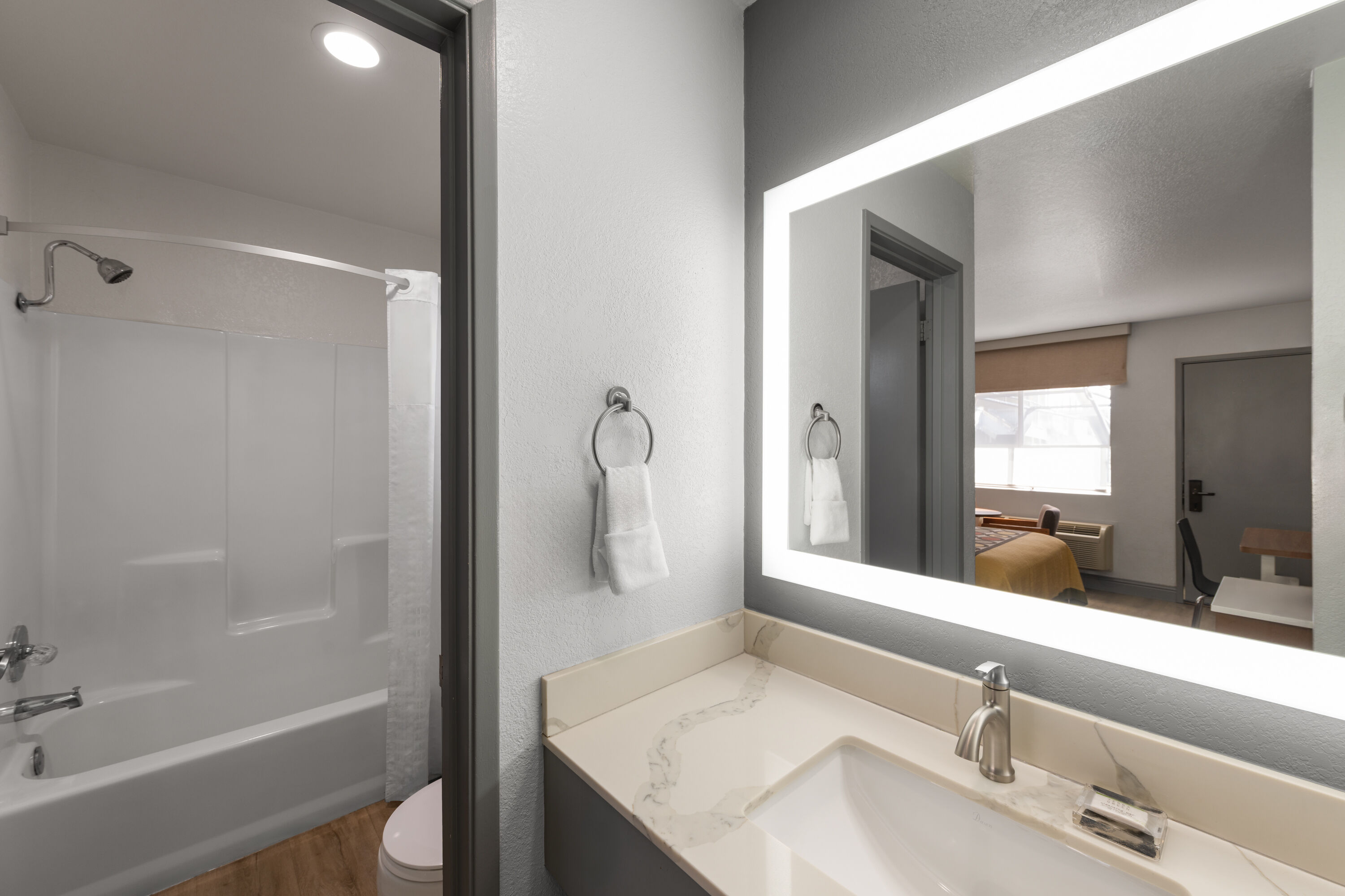 Guest room bath at the Super 8 by Wyndham Fort Bragg in Fort Bragg, California