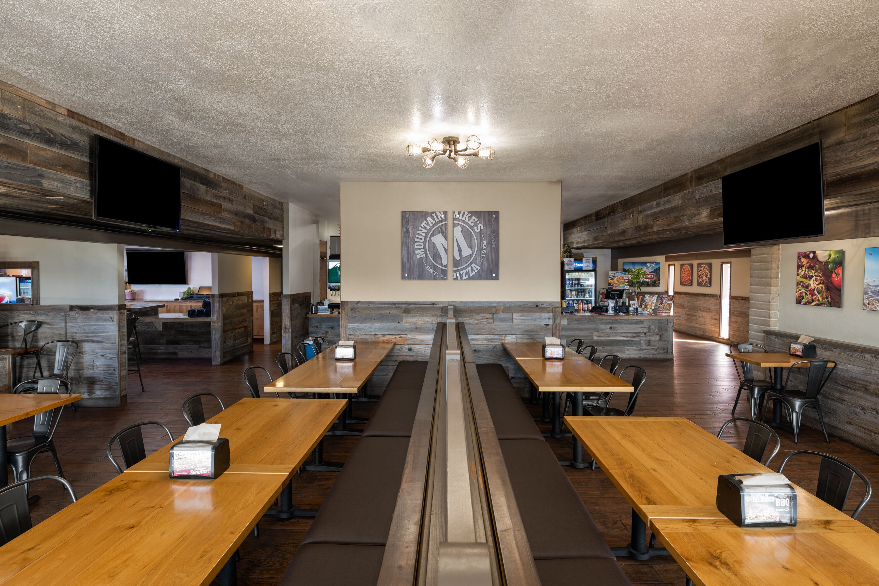 Super 8 by Wyndham Fort Bragg restaurant in Fort Bragg, California