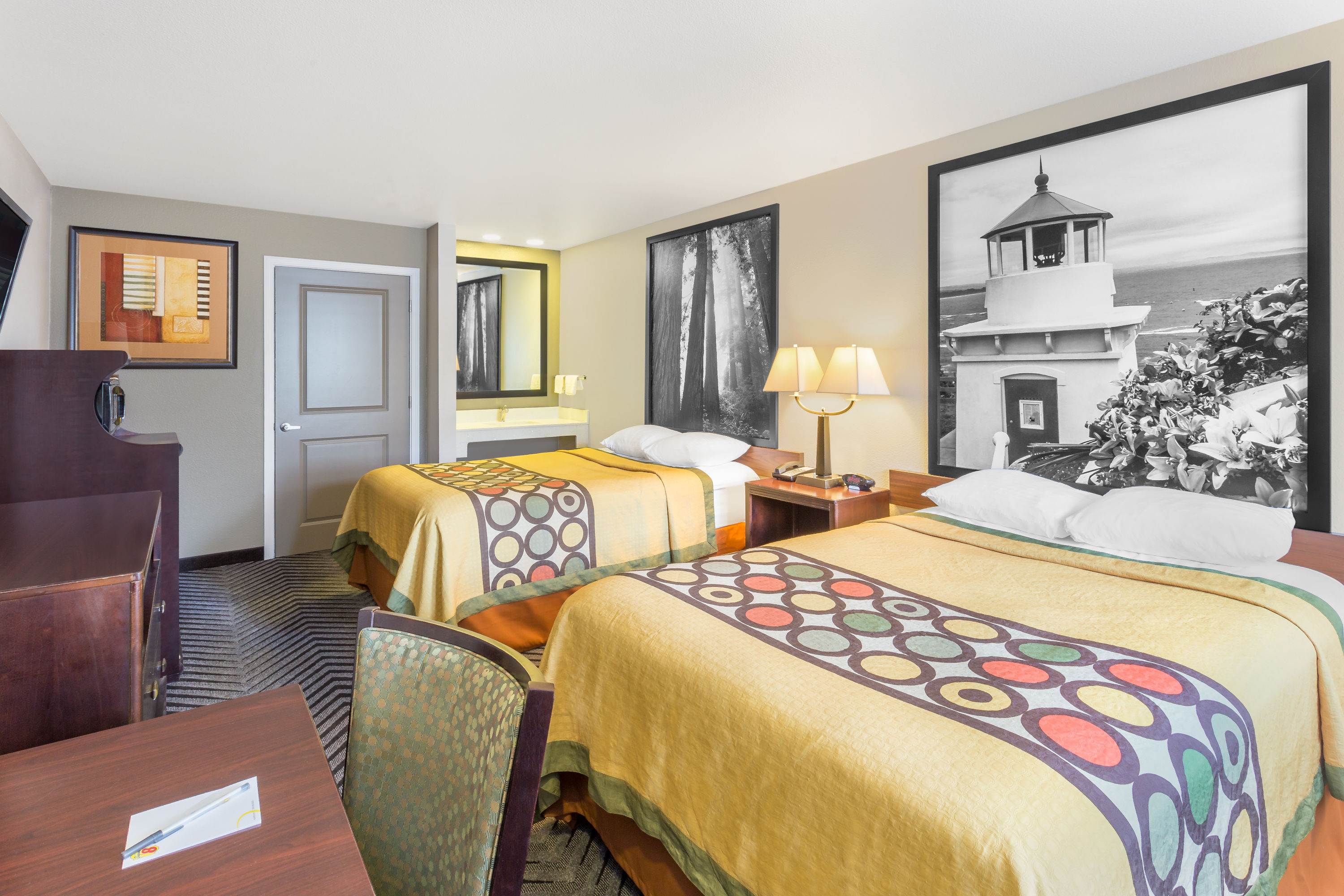 Guest room at the Super 8 by Wyndham Fortuna in Fortuna, California