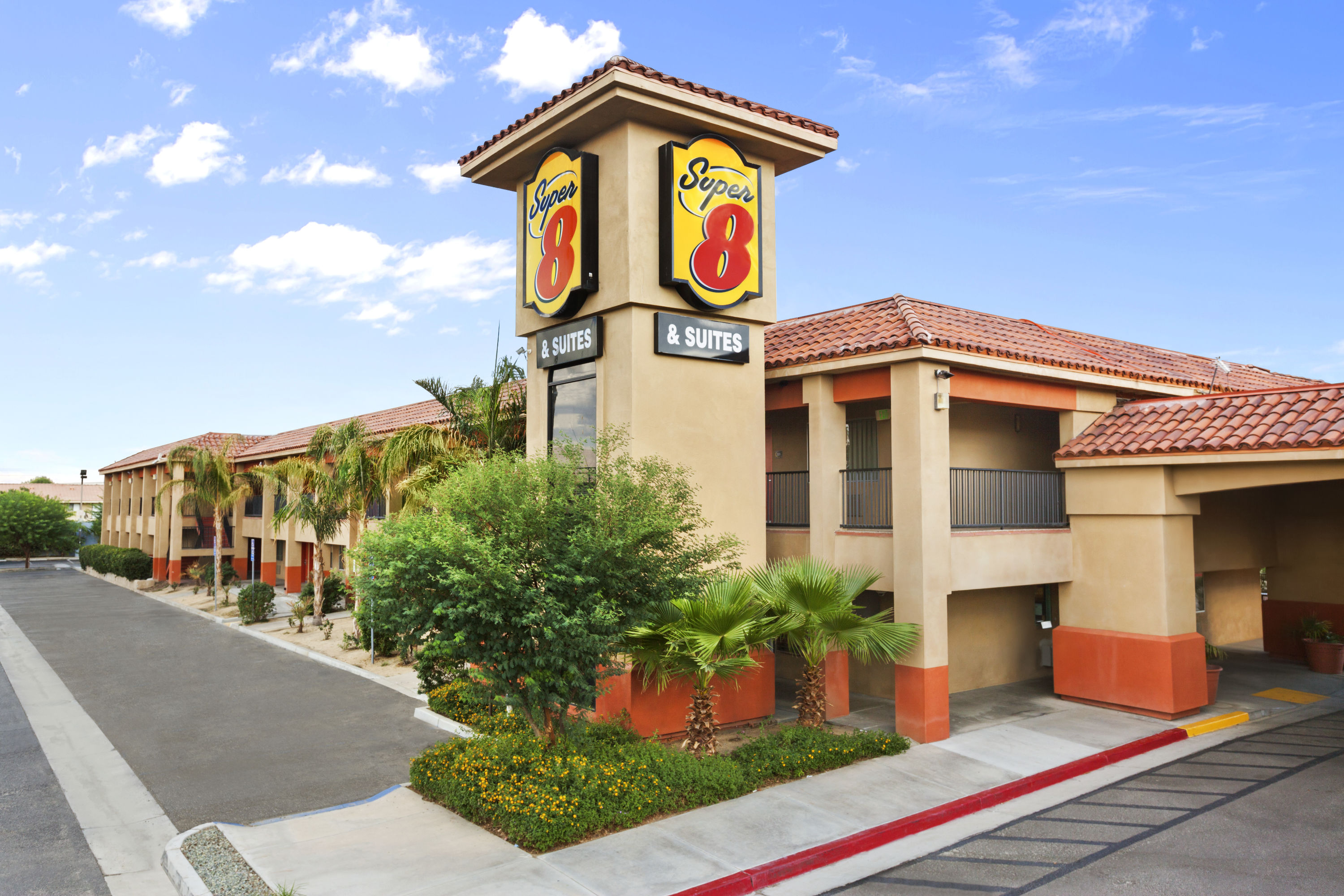 Super 8 By Wyndham Indio Indio Ca Hotels