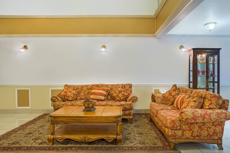 Super 8 Oroville hotel lobby in Oroville, California
