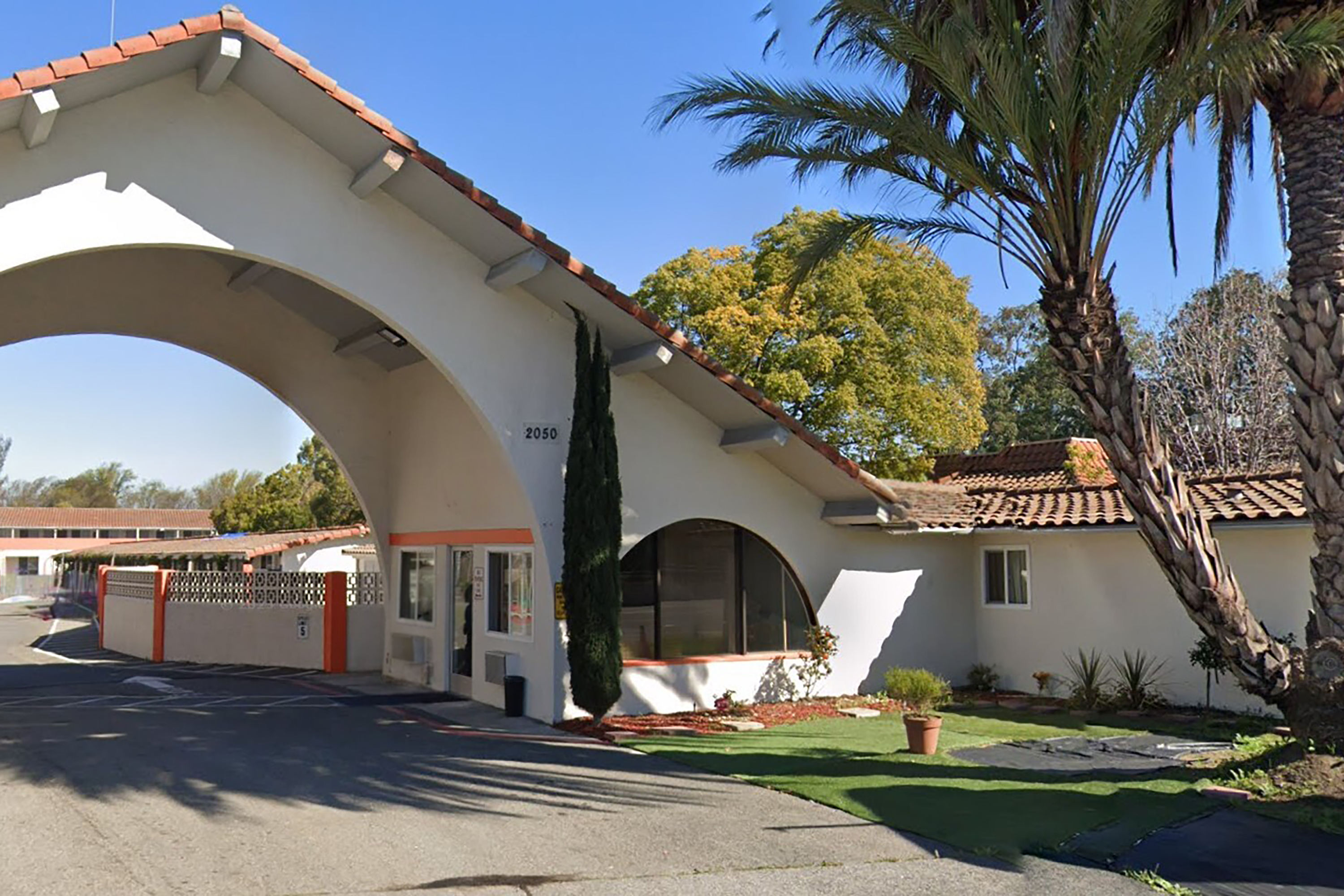 Exterior of Super 8 by Wyndham San Jose Airport hotel in San Jose, California