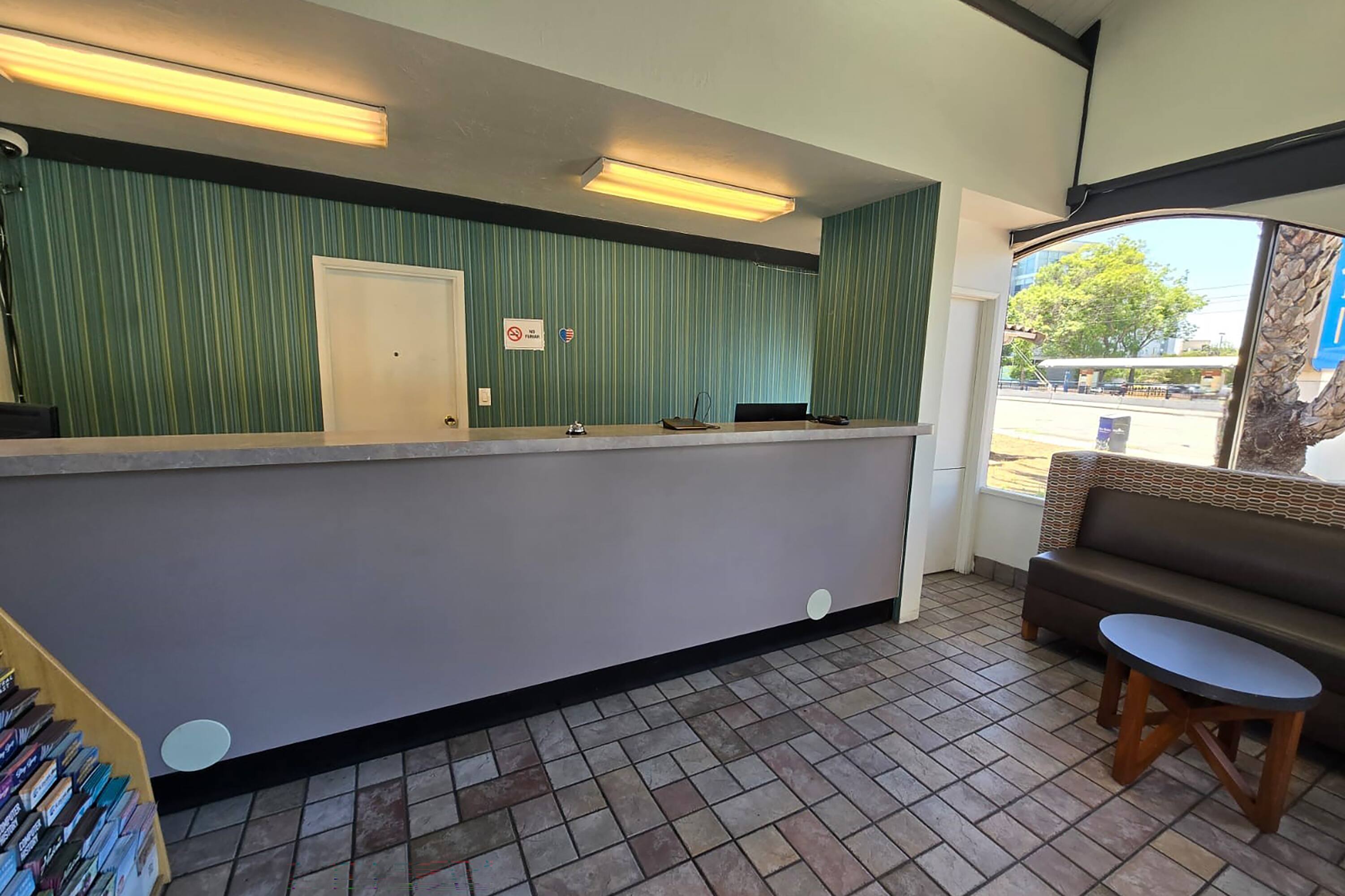 Super 8 by Wyndham San Jose Airport | San Jose, CA Hotels
