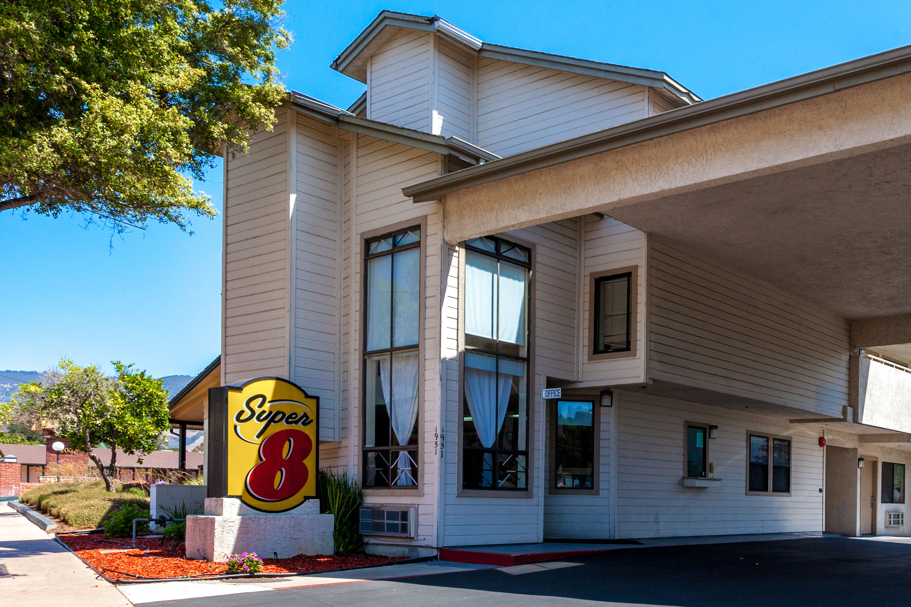 Super 8 by Wyndham San Luis Obispo San Luis Obispo, CA Hotels