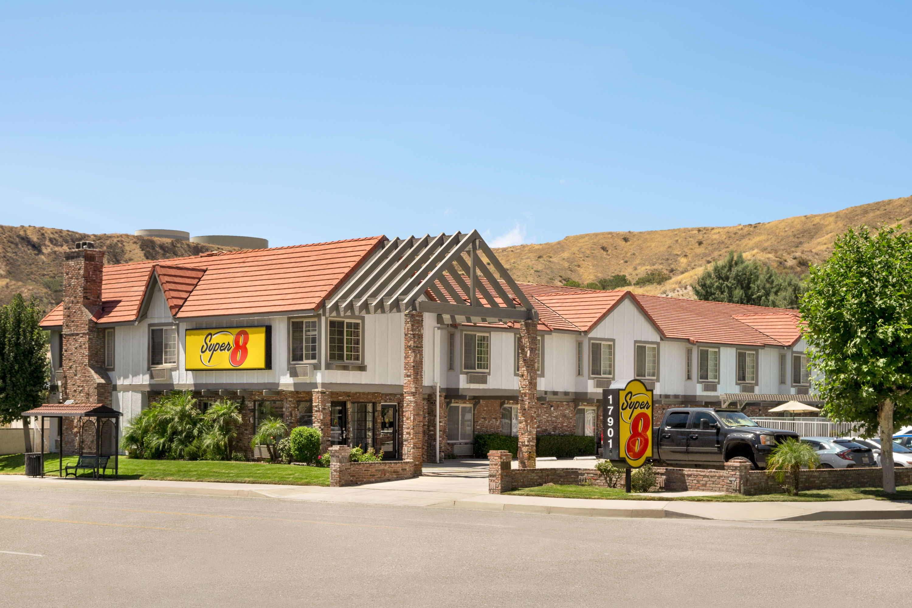 Super 8 By Wyndham Santa Clarita Valencia Santa Clarita