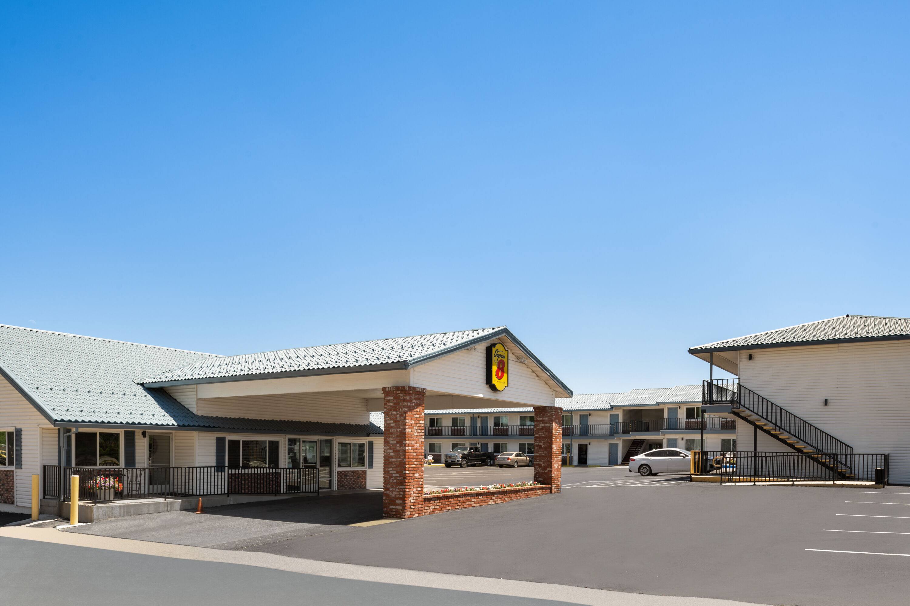 Super 8 by Wyndham Susanville | Susanville, CA Hotels
