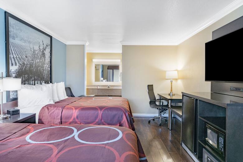 Guest room at the Super 8 Ukiah in Ukiah, California